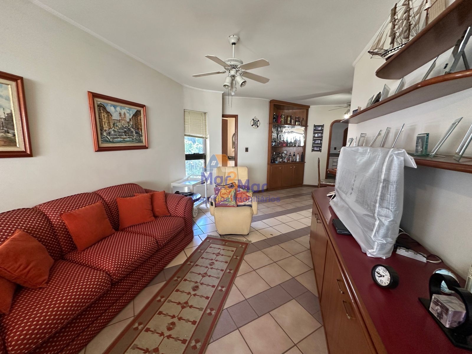 Apartamento na Praia das Pitangueiras, Guarujá - SP
