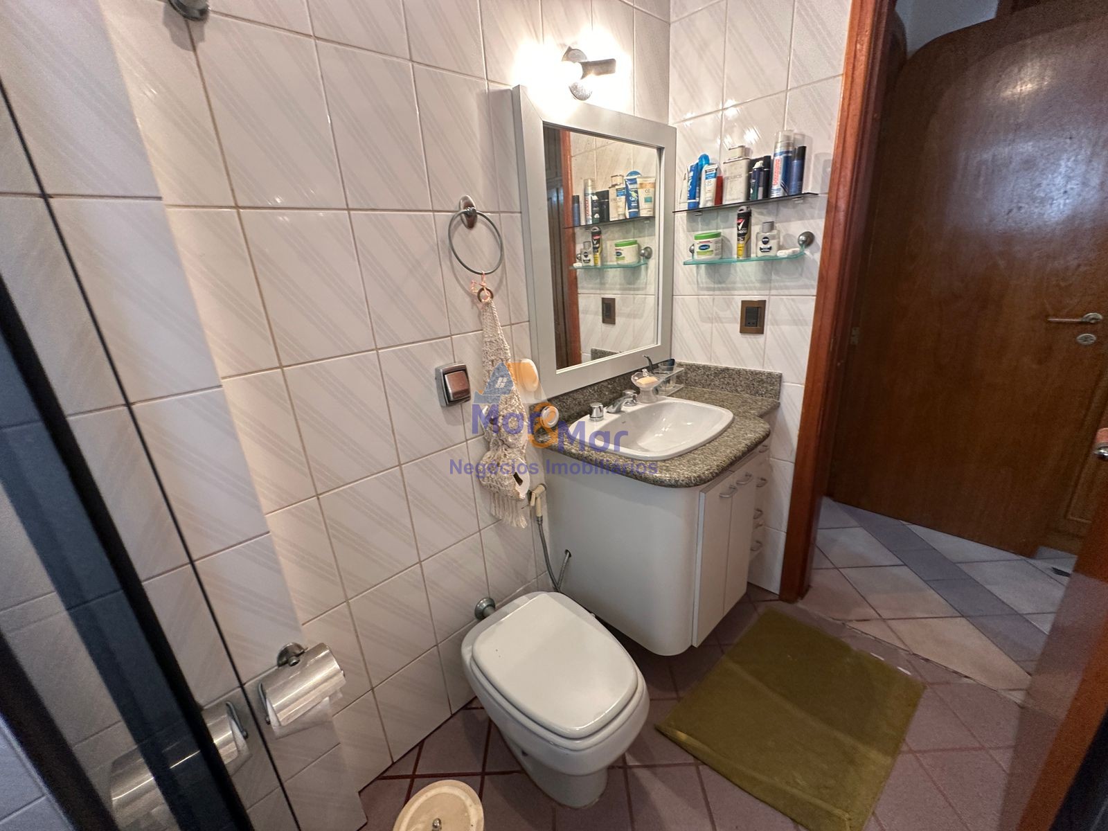 Apartamento na Praia das Pitangueiras, Guarujá - SP