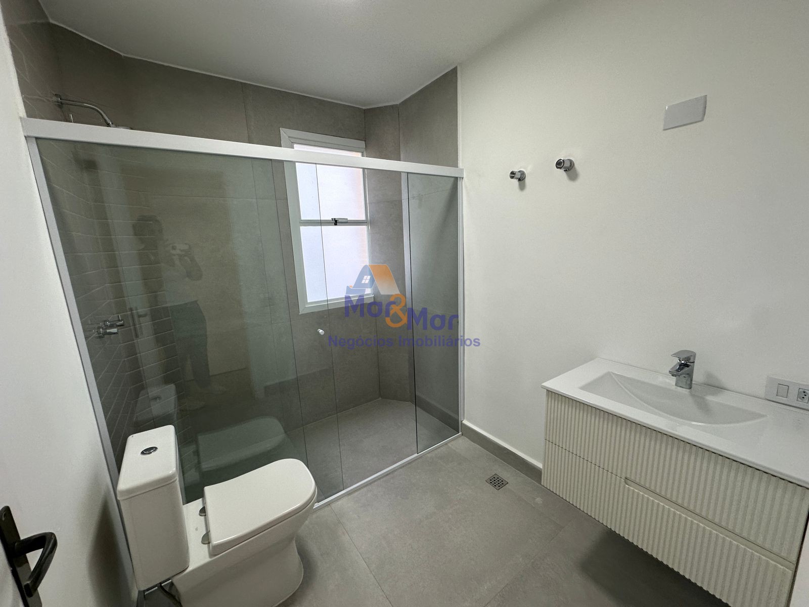 Apartamento Frente ao Mar nas Pitangueiras, Guarujá - SP
