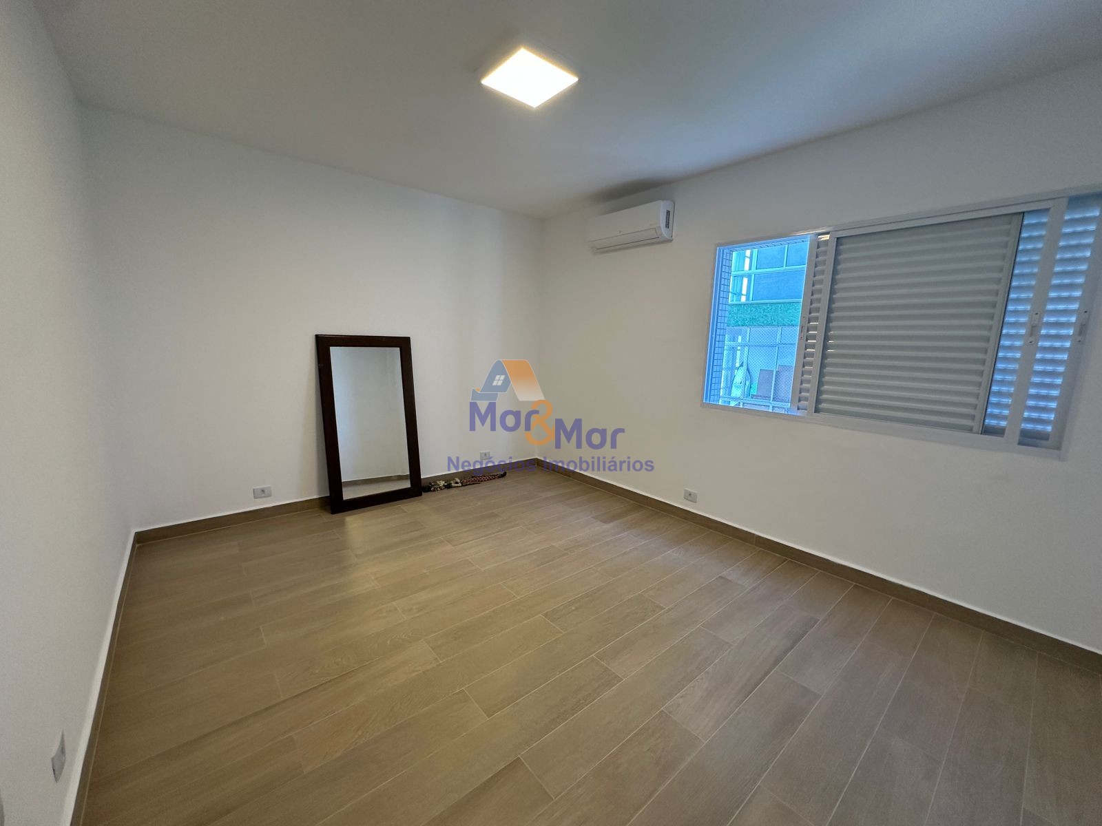 Apartamento Frente ao Mar nas Pitangueiras, Guarujá - SP