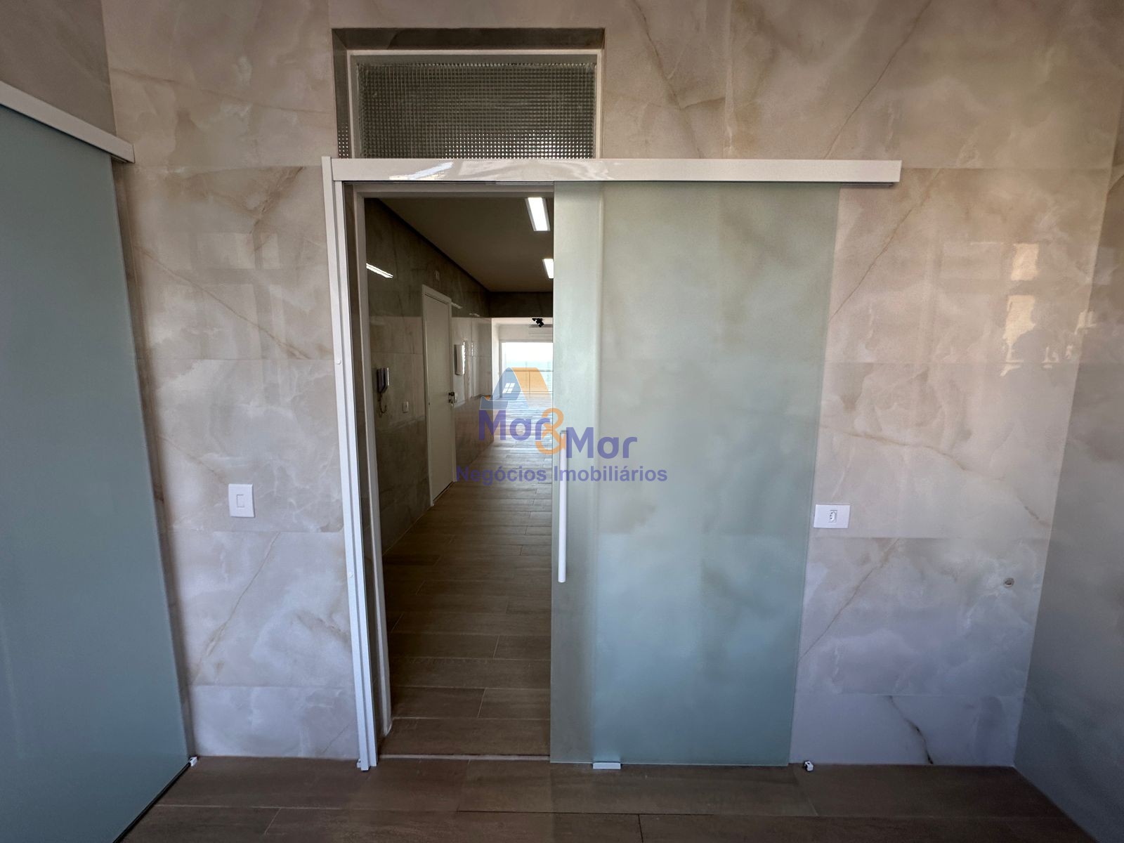 Apartamento Frente ao Mar nas Pitangueiras, Guarujá - SP