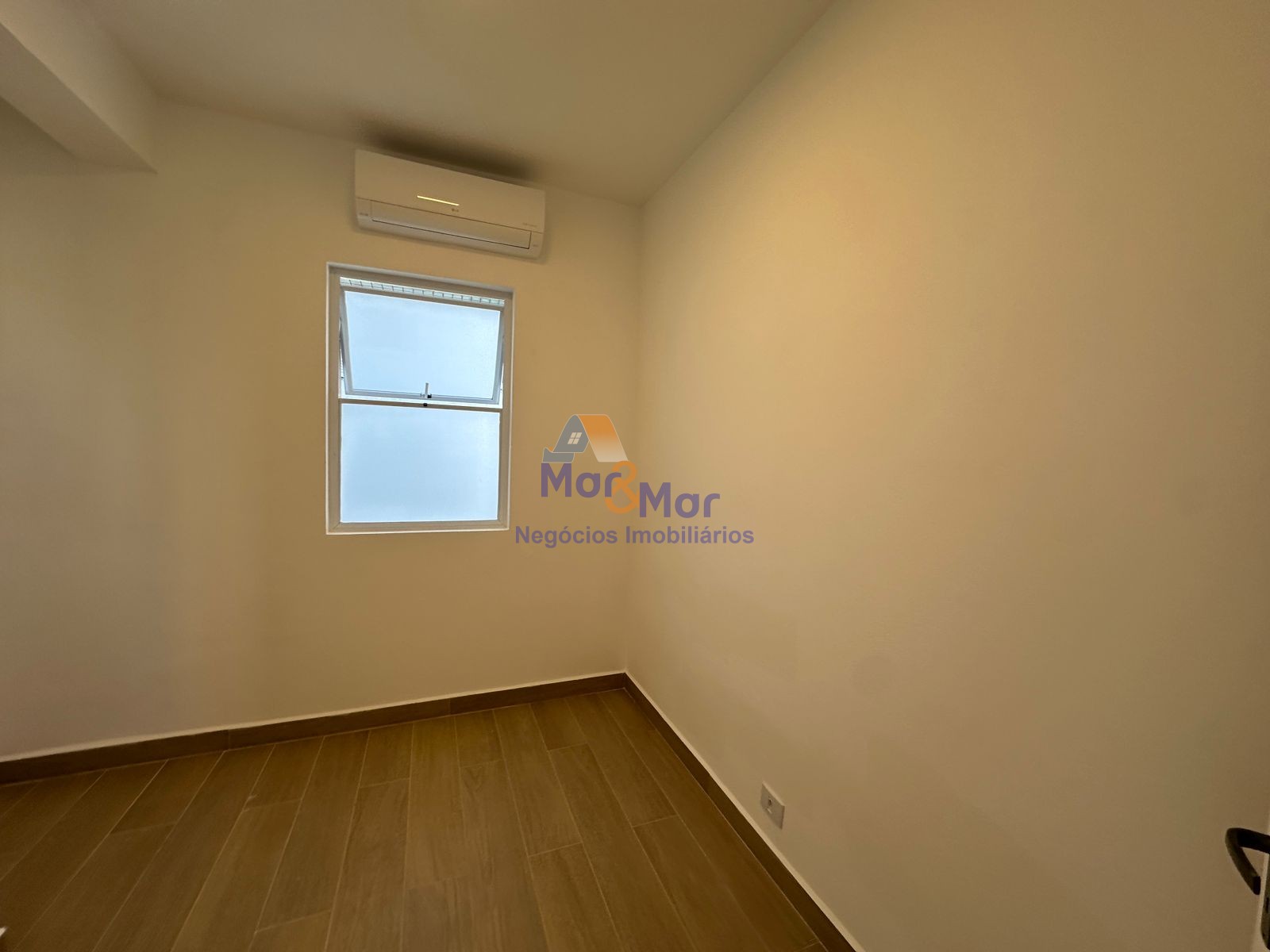 Apartamento Frente ao Mar nas Pitangueiras, Guarujá - SP