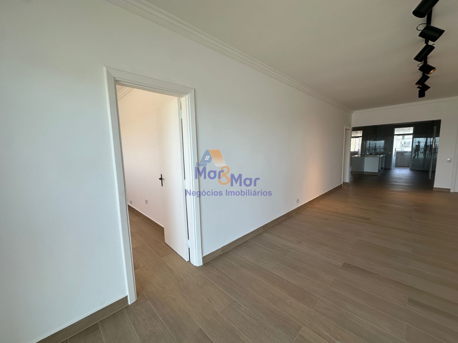 Apartamento Frente ao Mar nas Pitangueiras, Guarujá - SP