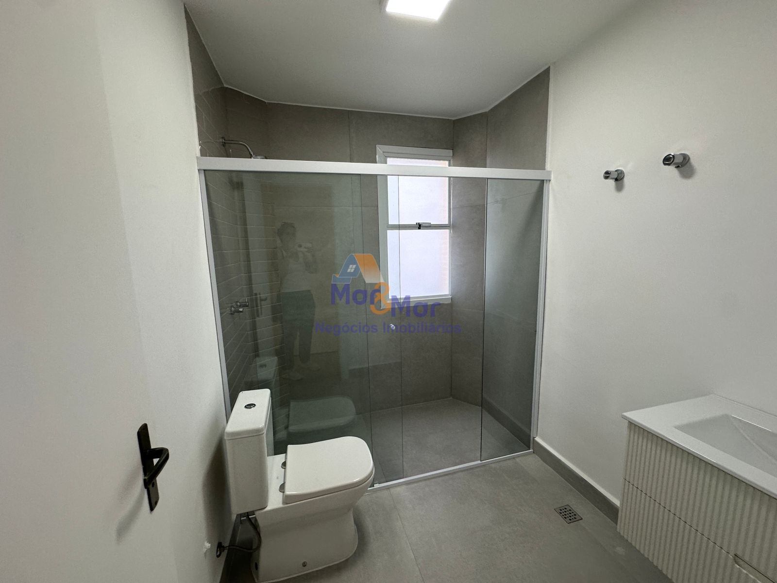 Apartamento Frente ao Mar nas Pitangueiras, Guarujá - SP