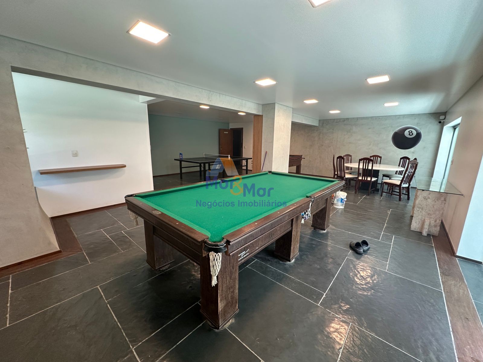 Apartamento na Praia das Pitangueiras, Guarujá - SP