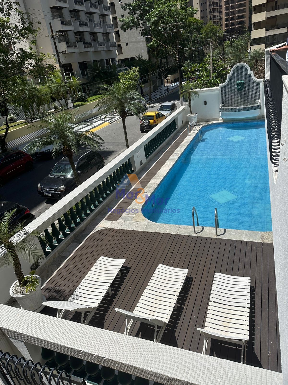 Apartamento na Praia das Pitangueiras, Guarujá - SP
