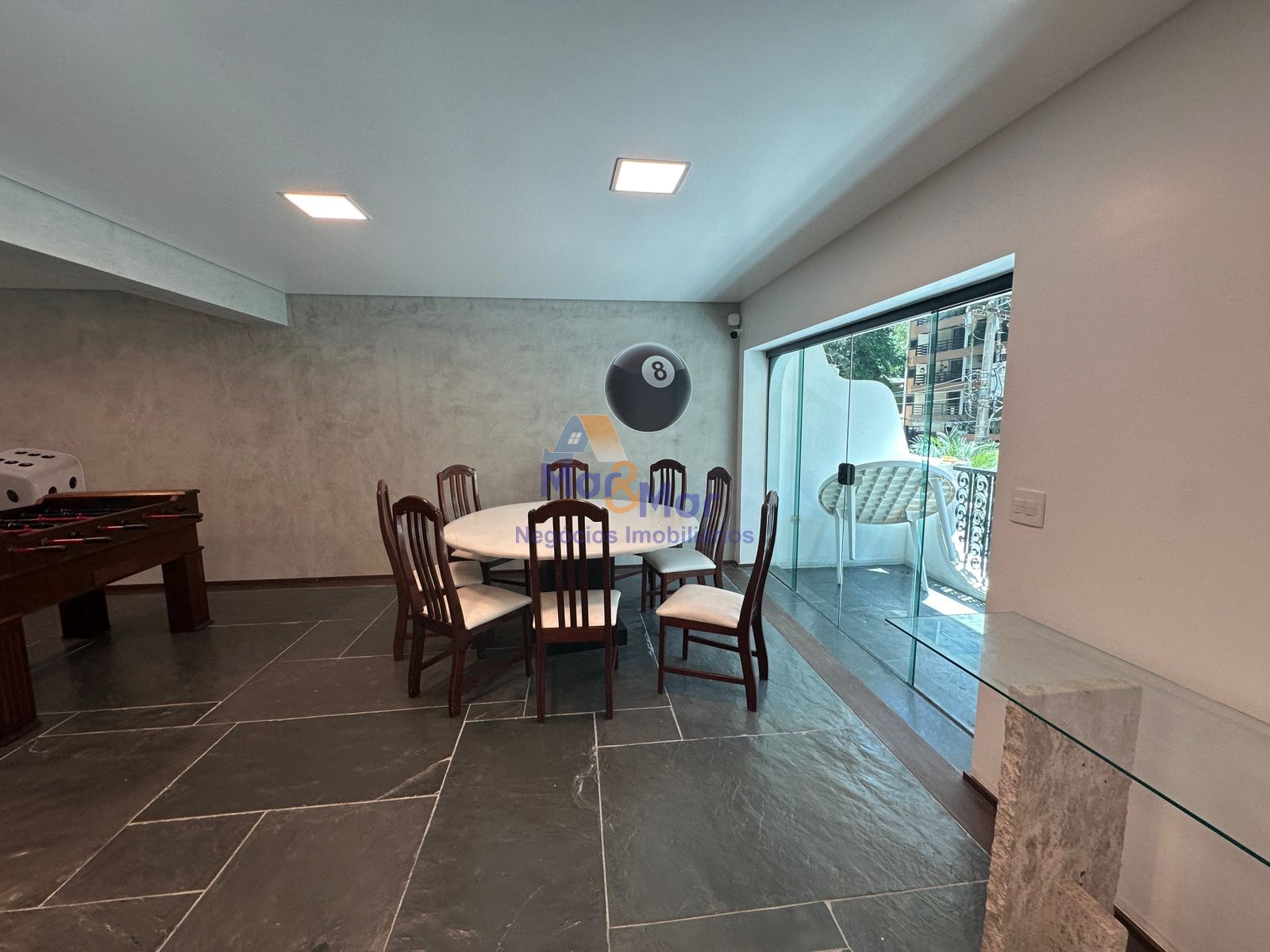 Apartamento na Praia das Pitangueiras, Guarujá - SP