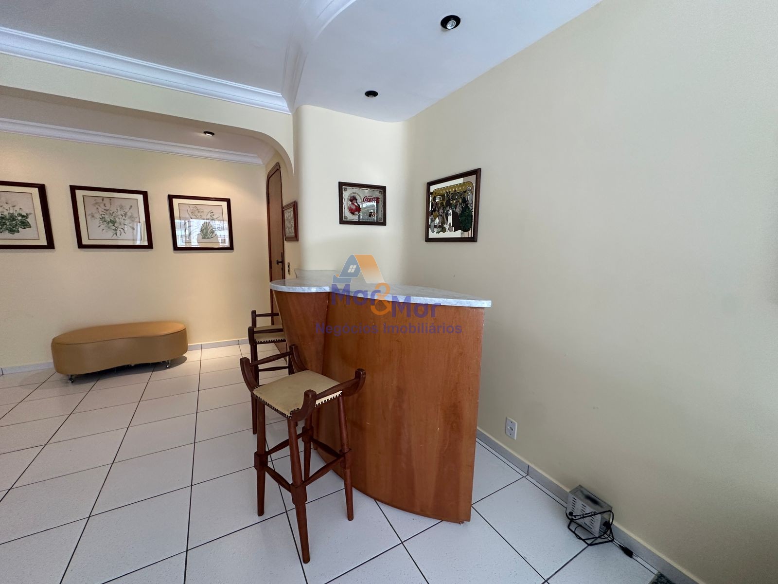 Apartamento na Praia das Pitangueiras, Guarujá - SP