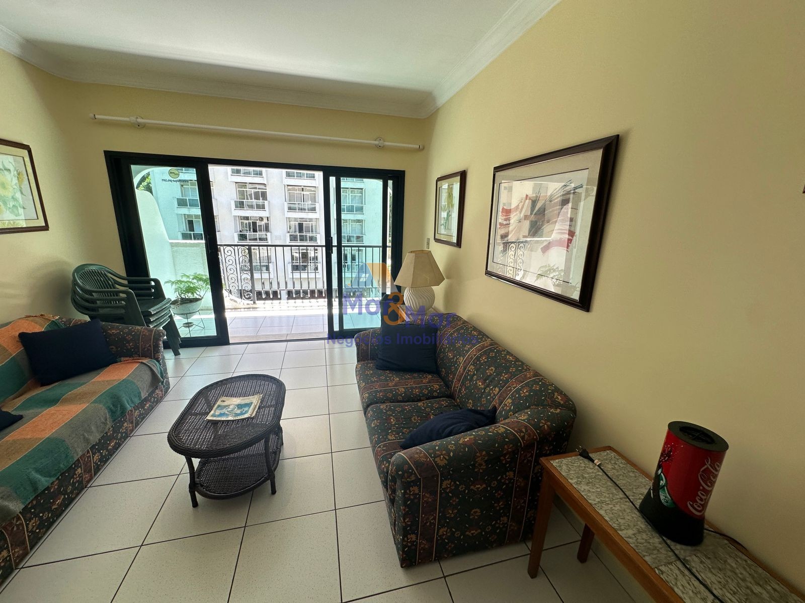 Apartamento na Praia das Pitangueiras, Guarujá - SP