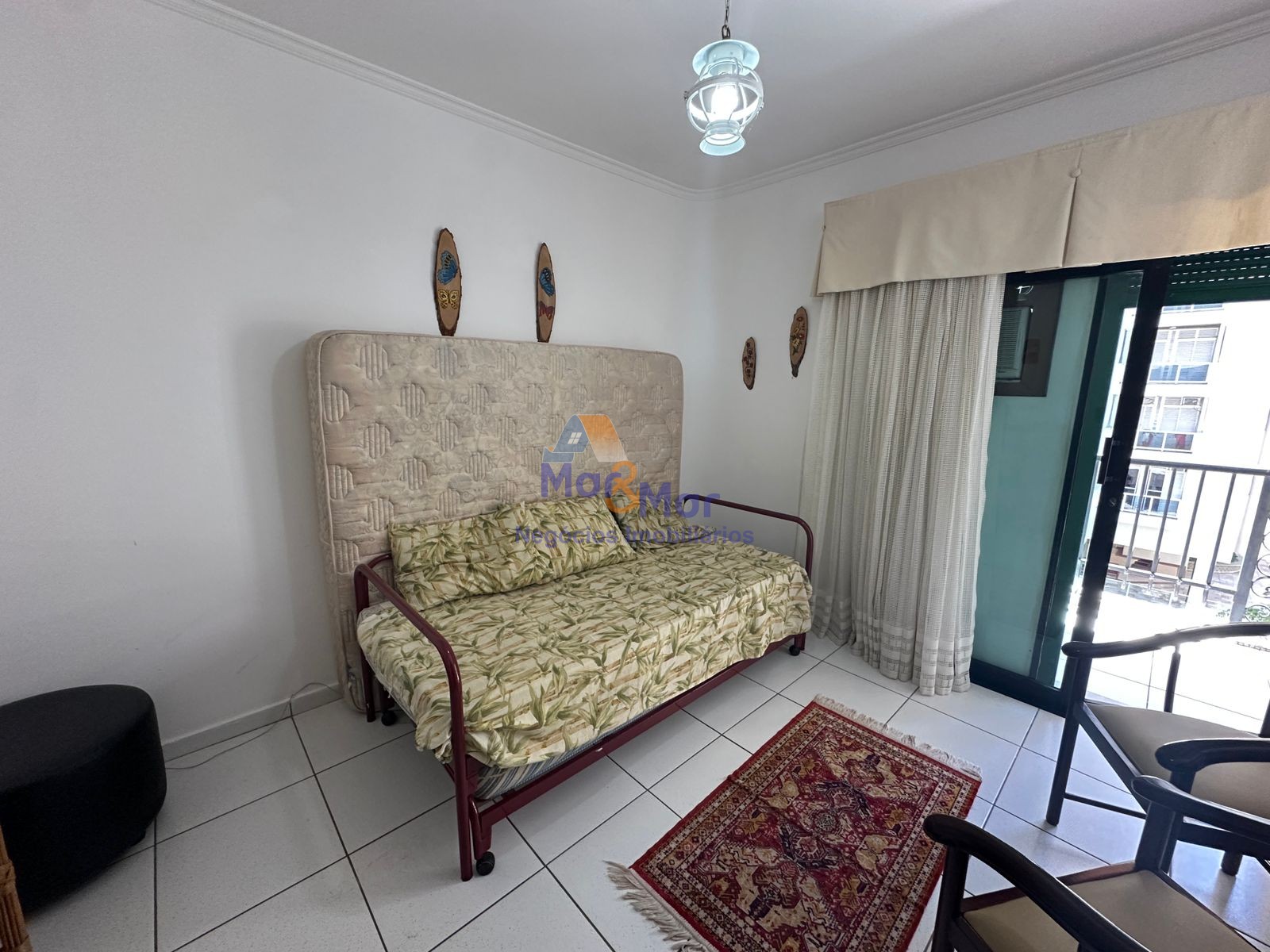 Apartamento na Praia das Pitangueiras, Guarujá - SP