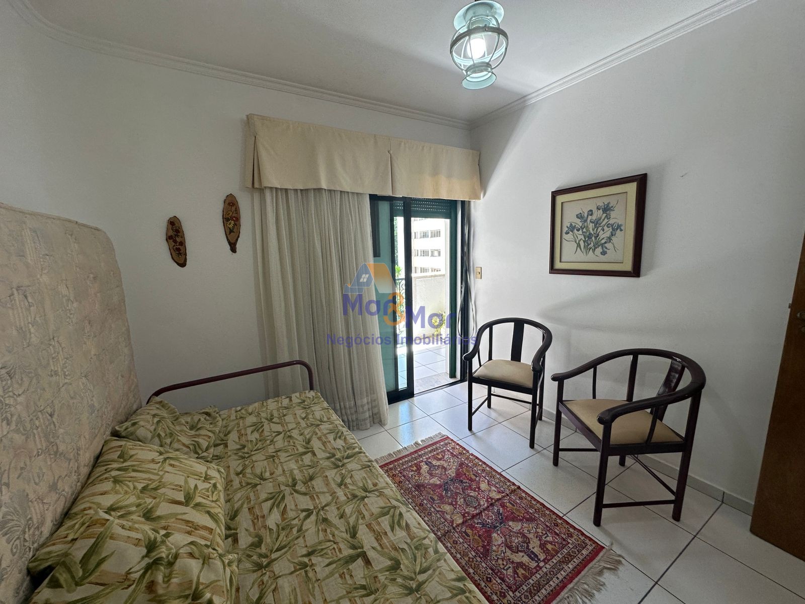 Apartamento na Praia das Pitangueiras, Guarujá - SP