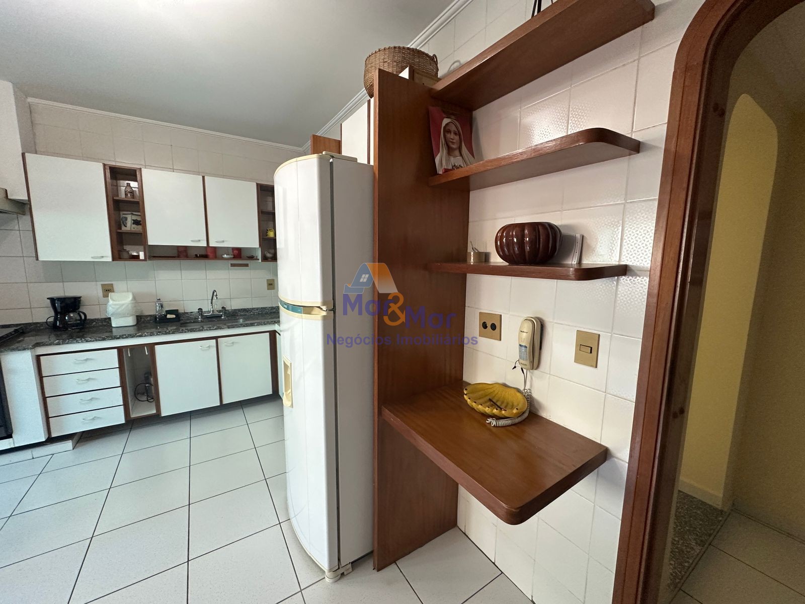 Apartamento na Praia das Pitangueiras, Guarujá - SP