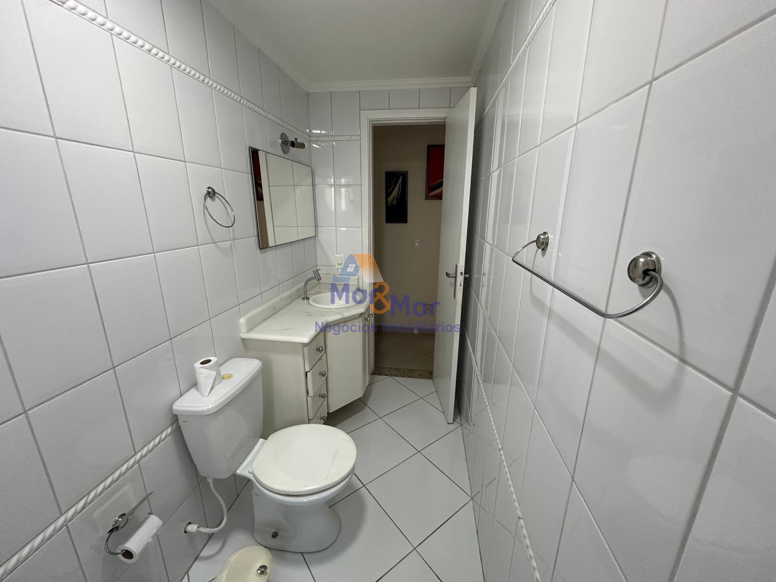 Apartamento na Praia das Pitangueiras, Guarujá - SP