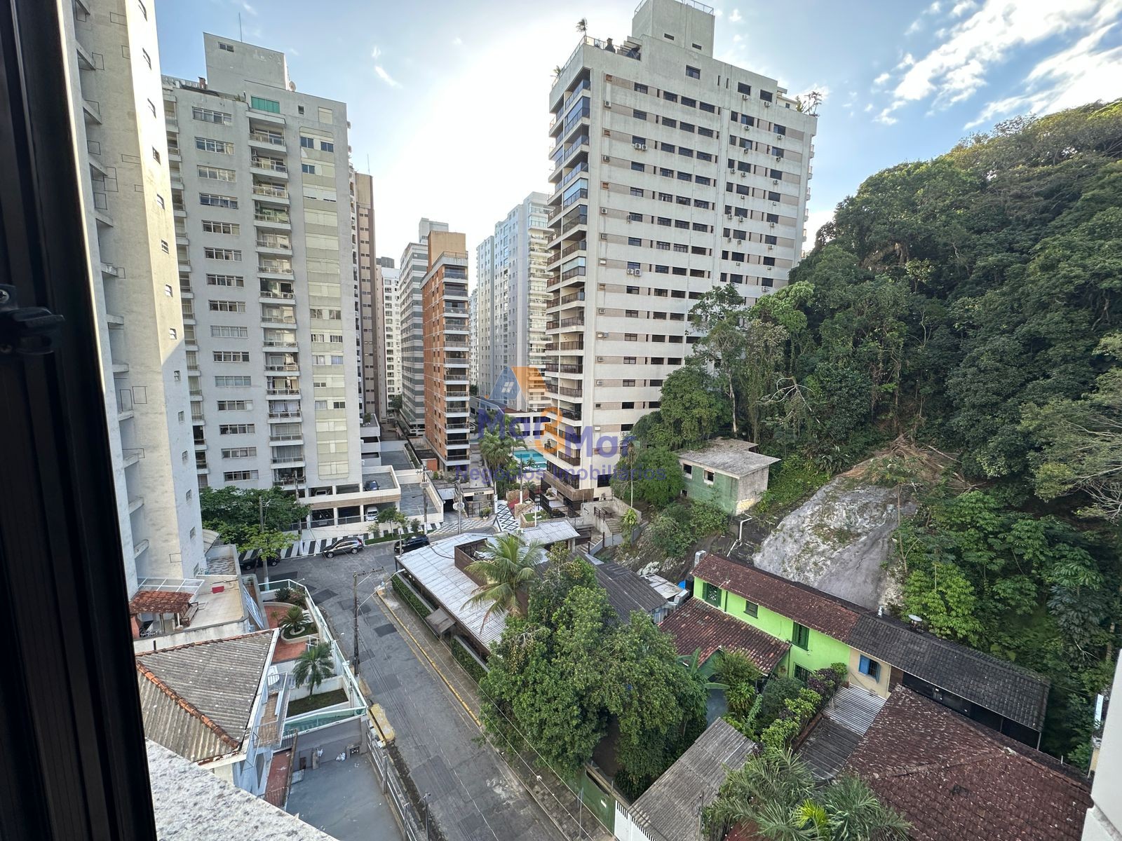 Apartamento na Praia das Pitangueiras, Guarujá - SP