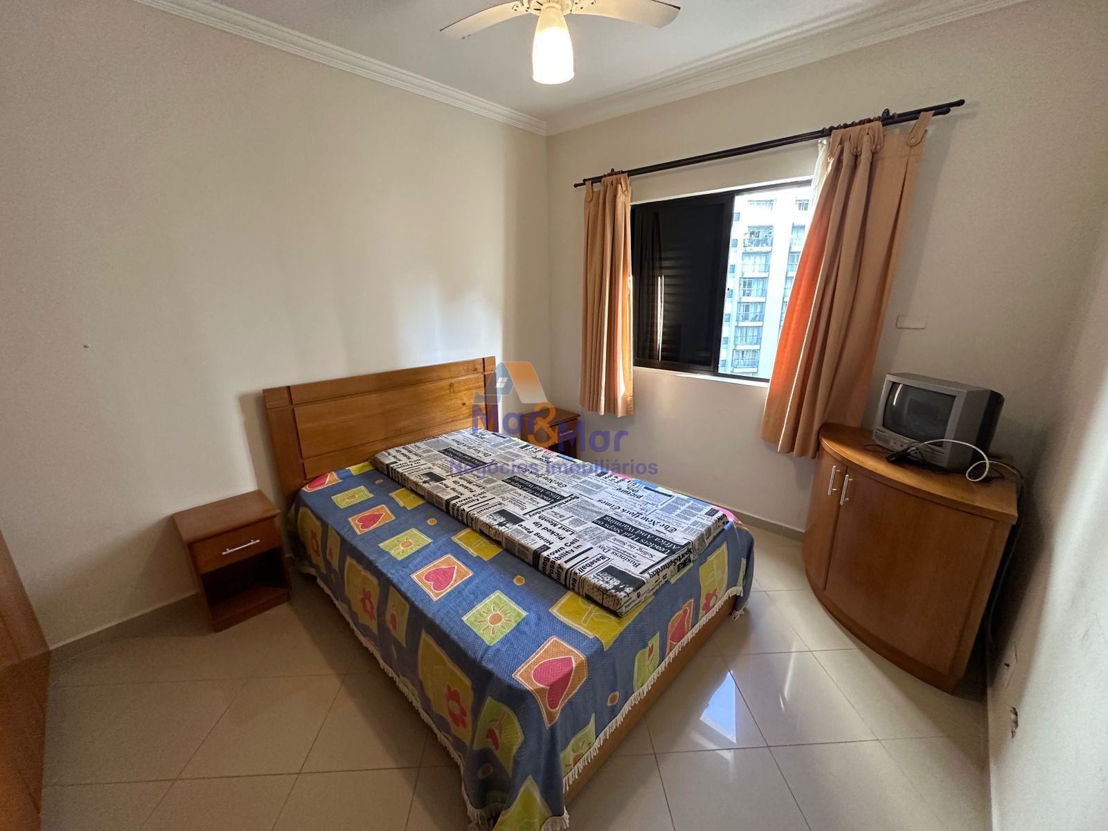 Apartamento na Praia das Pitangueiras, Guarujá - SP