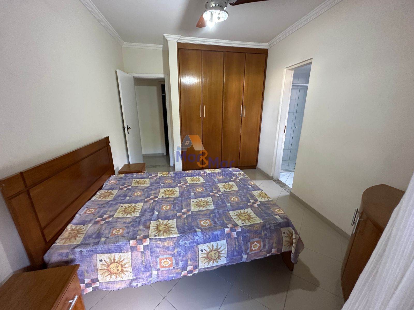 Apartamento na Praia das Pitangueiras, Guarujá - SP