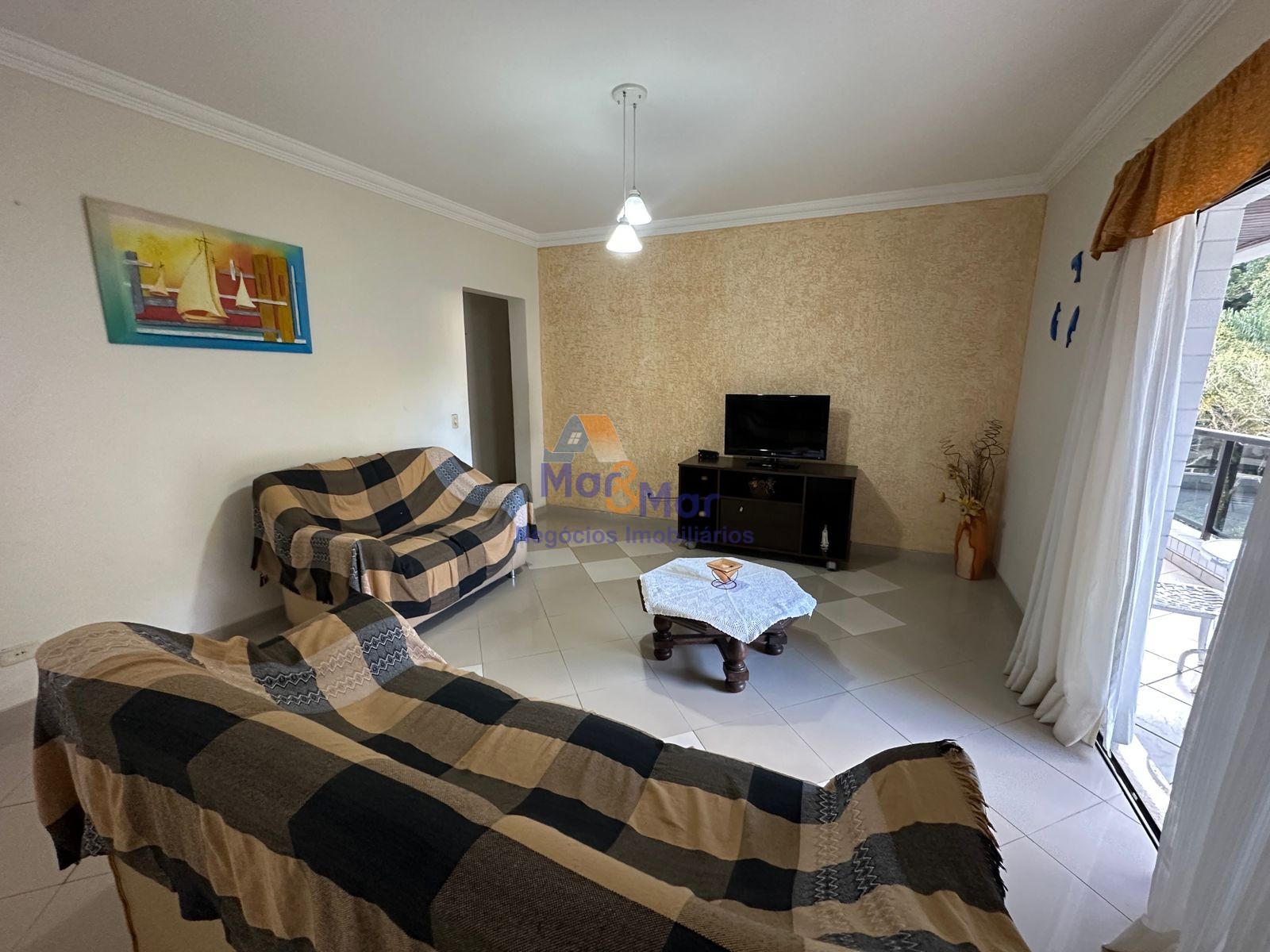 Apartamento na Praia das Pitangueiras, Guarujá - SP