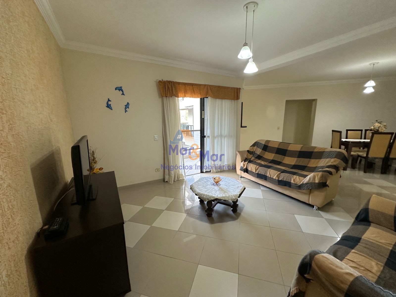 Apartamento na Praia das Pitangueiras, Guarujá - SP