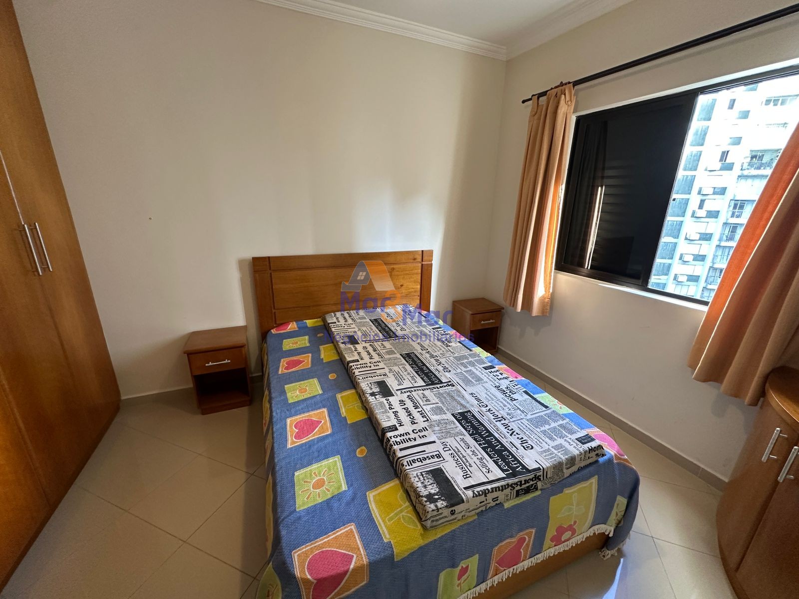 Apartamento na Praia das Pitangueiras, Guarujá - SP