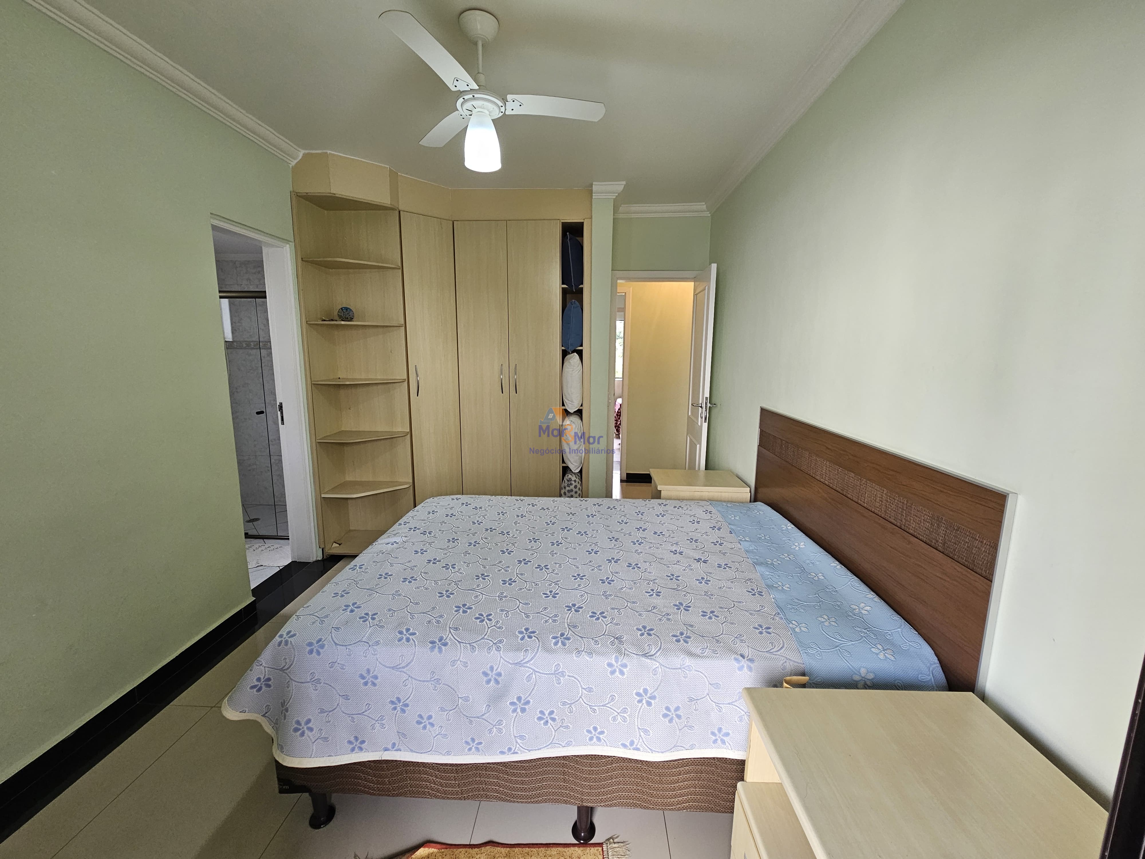 Apartamento na Praia das Pitangueiras, Guarujá - SP