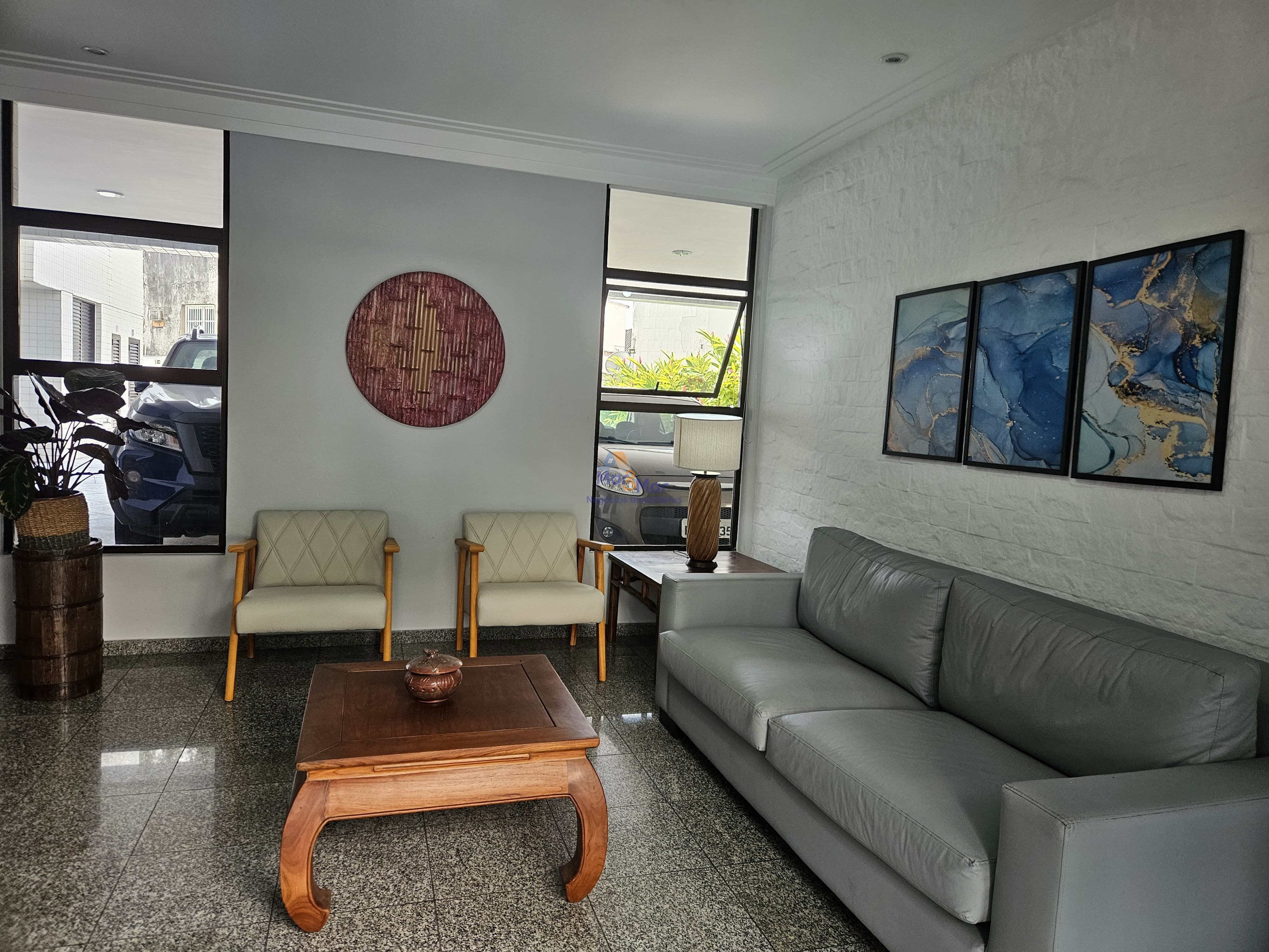 Apartamento na Praia das Pitangueiras, Guarujá - SP