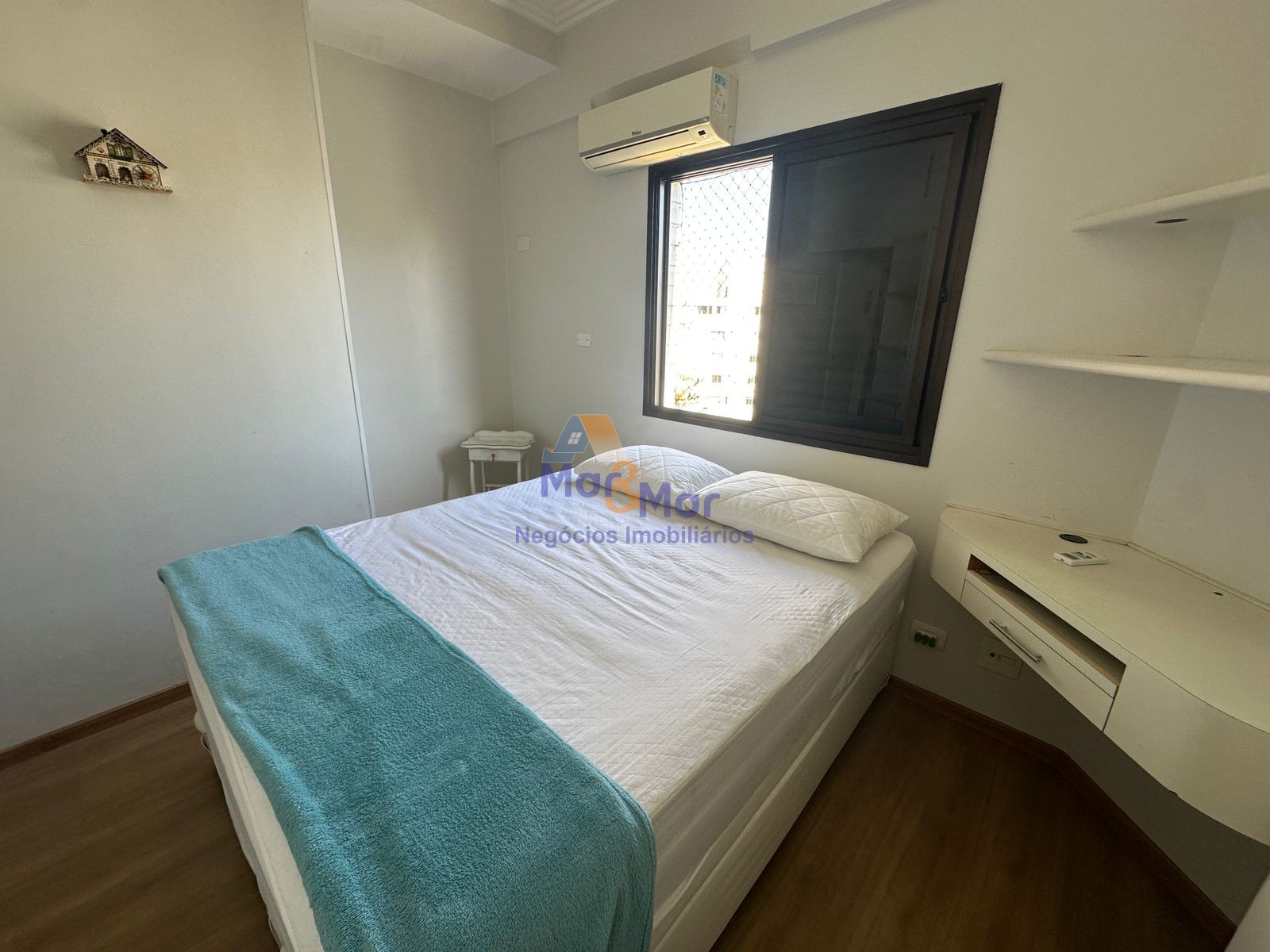 Apartamento na Praia das Pitangueiras, Guarujá - SP