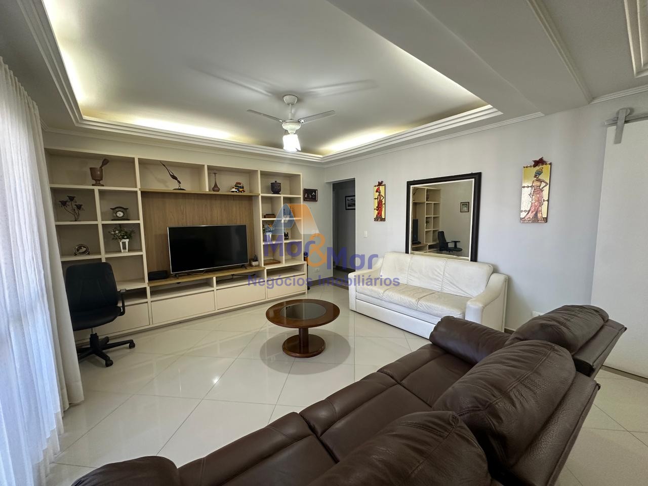 Apartamento na Praia das Pitangueiras, Guarujá - SP