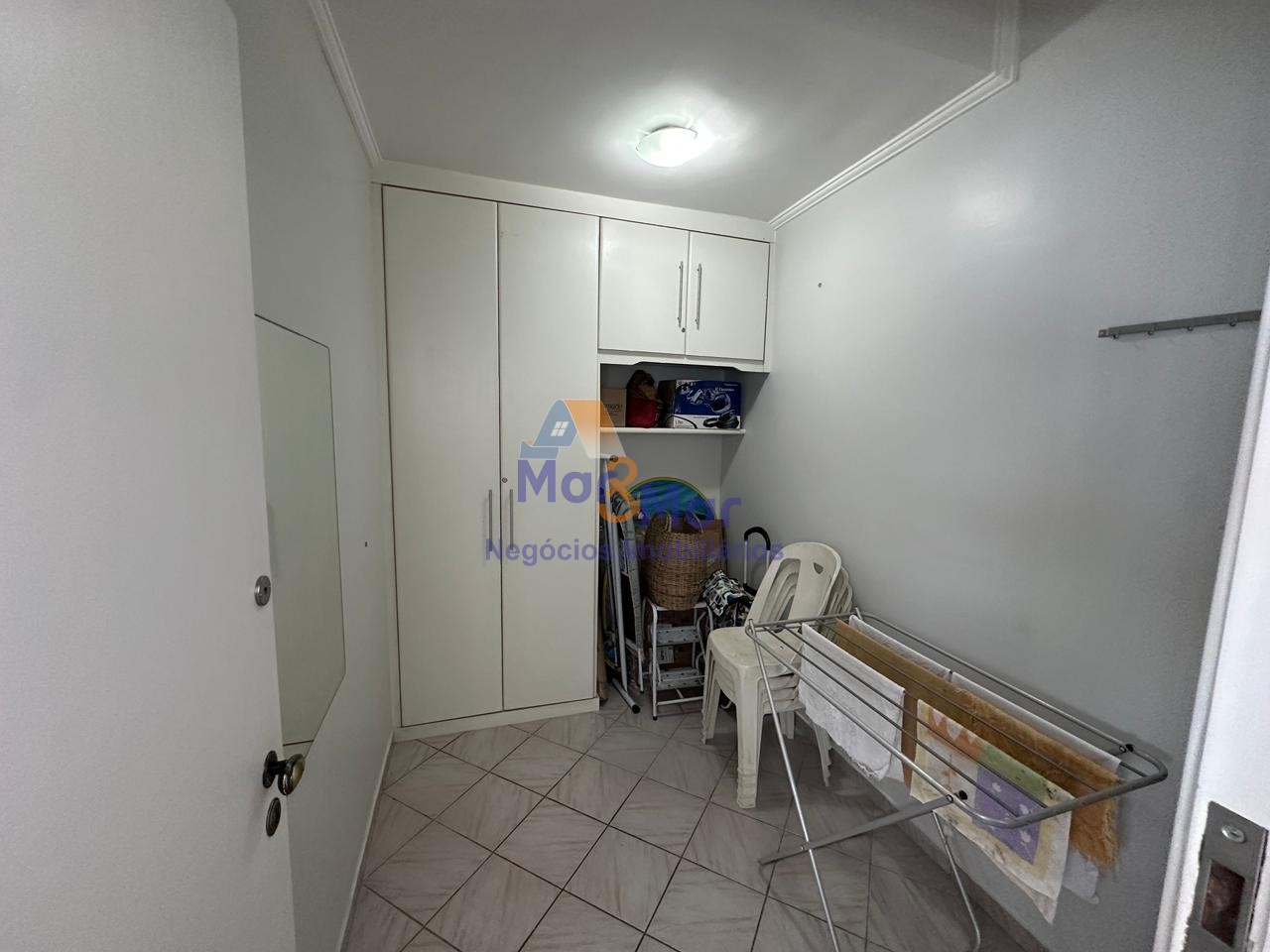 Apartamento na Praia das Pitangueiras, Guarujá - SP