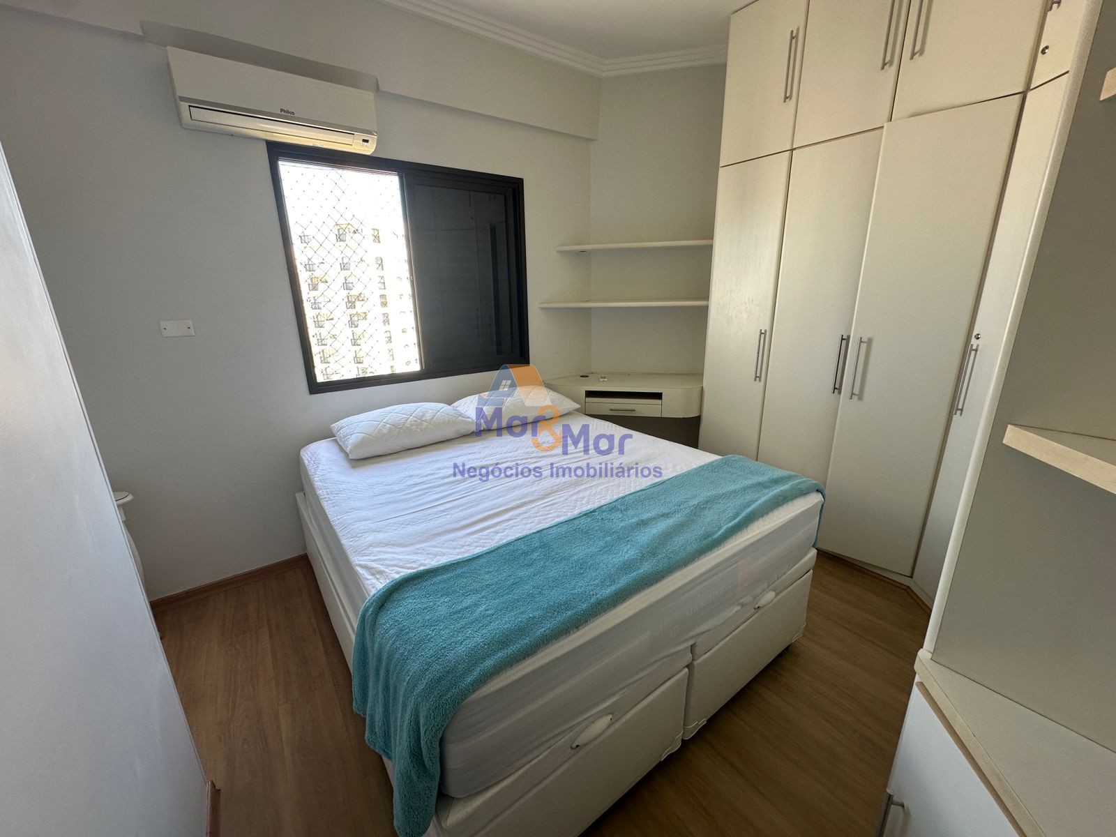 Apartamento na Praia das Pitangueiras, Guarujá - SP