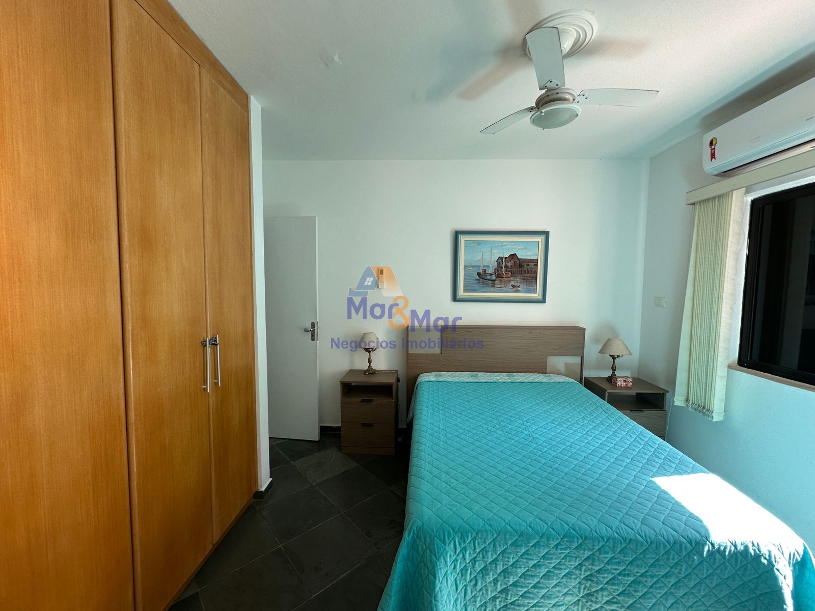 Apartamento na Praia das Pitangueiras, Guarujá - SP