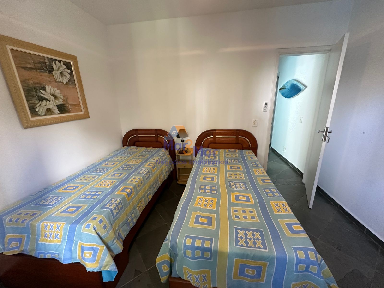 Apartamento na Praia das Pitangueiras, Guarujá - SP
