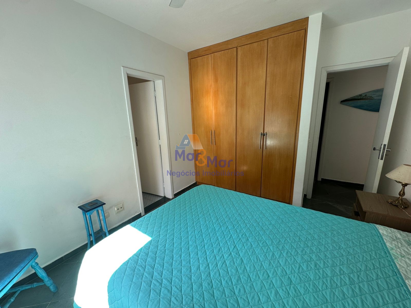 Apartamento na Praia das Pitangueiras, Guarujá - SP