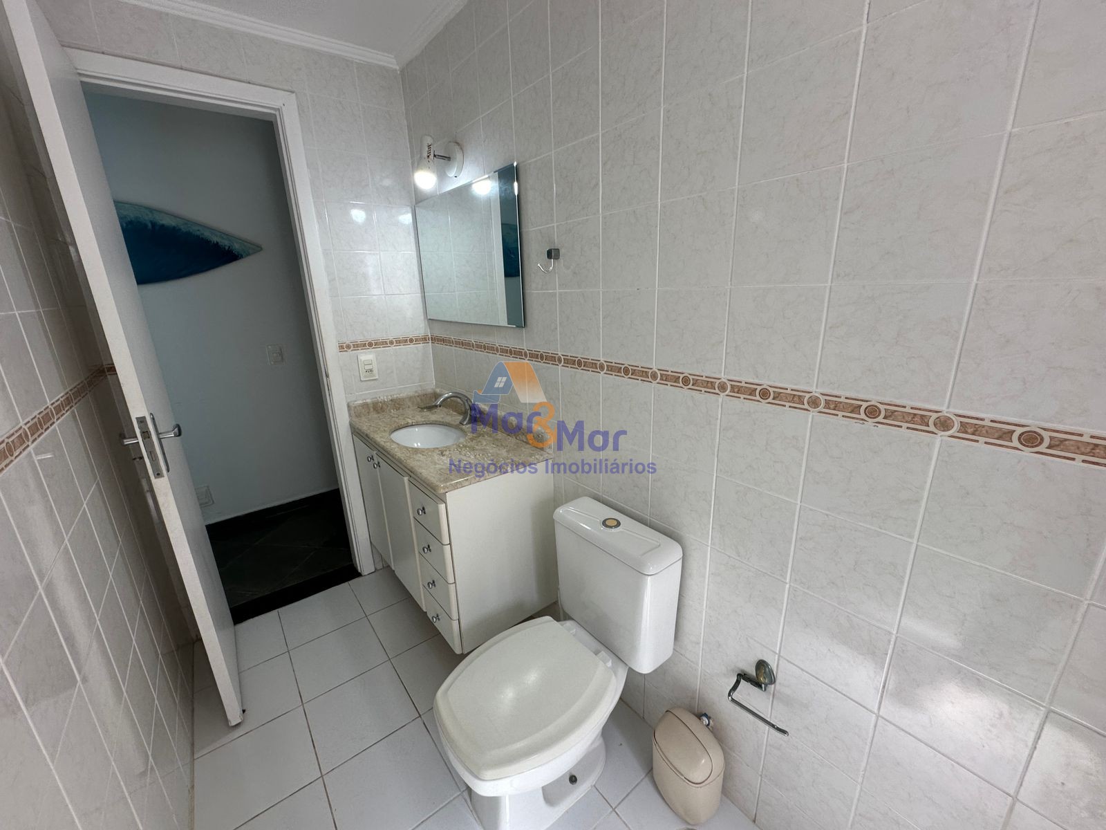 Apartamento na Praia das Pitangueiras, Guarujá - SP