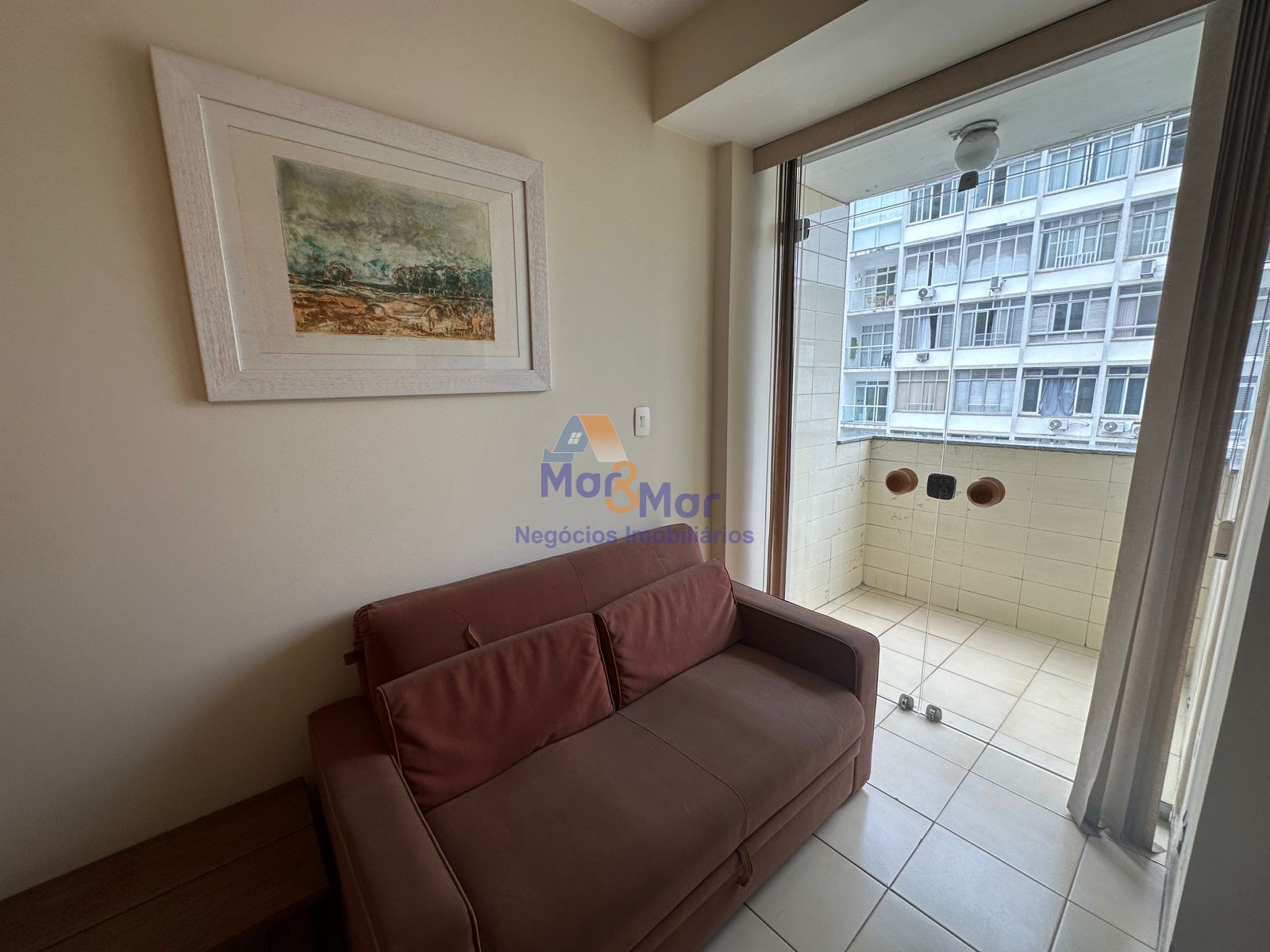 Apartamento na Praia das Pitangueiras, Guarujá - SP