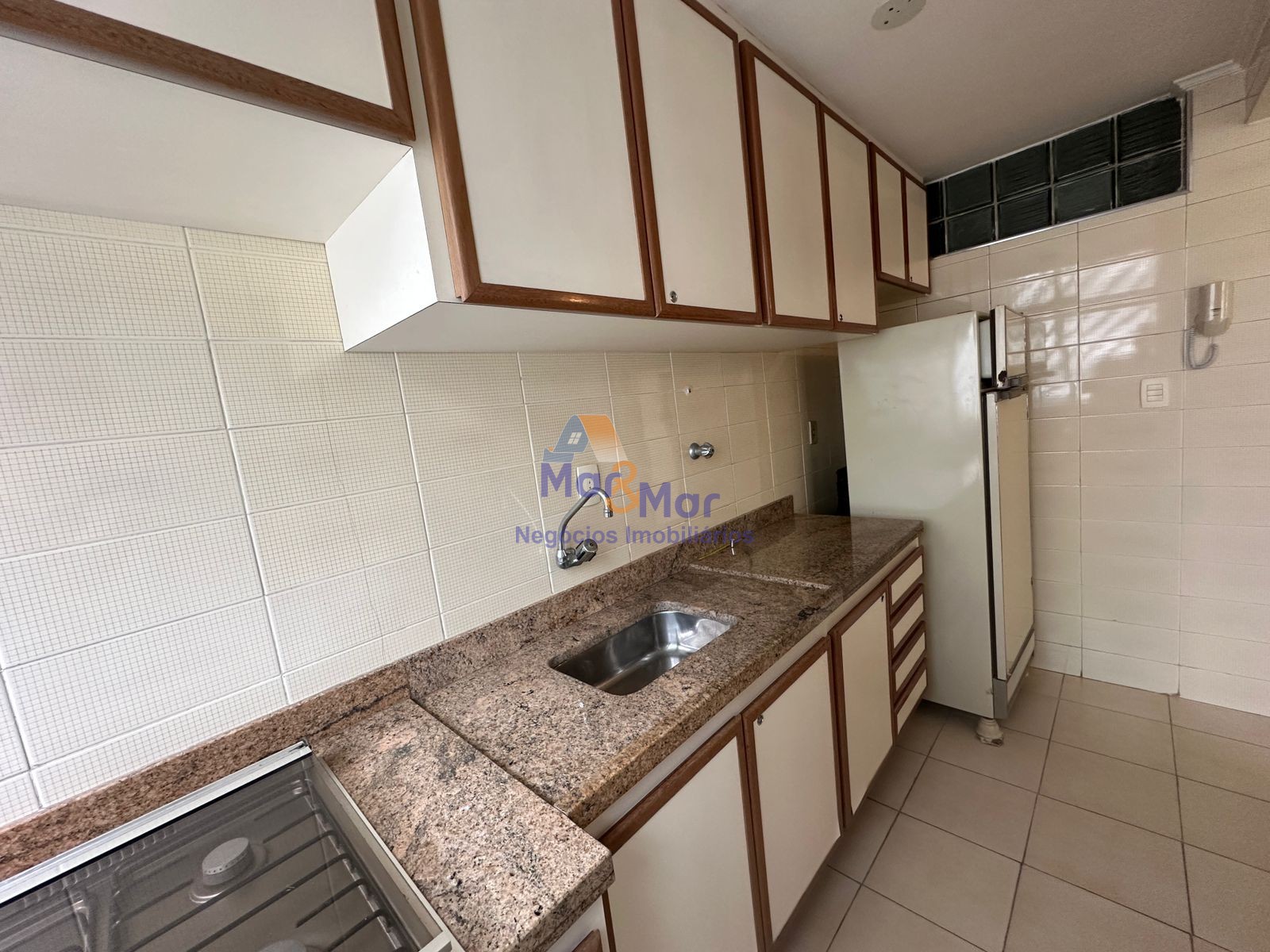 Apartamento na Praia das Pitangueiras, Guarujá - SP