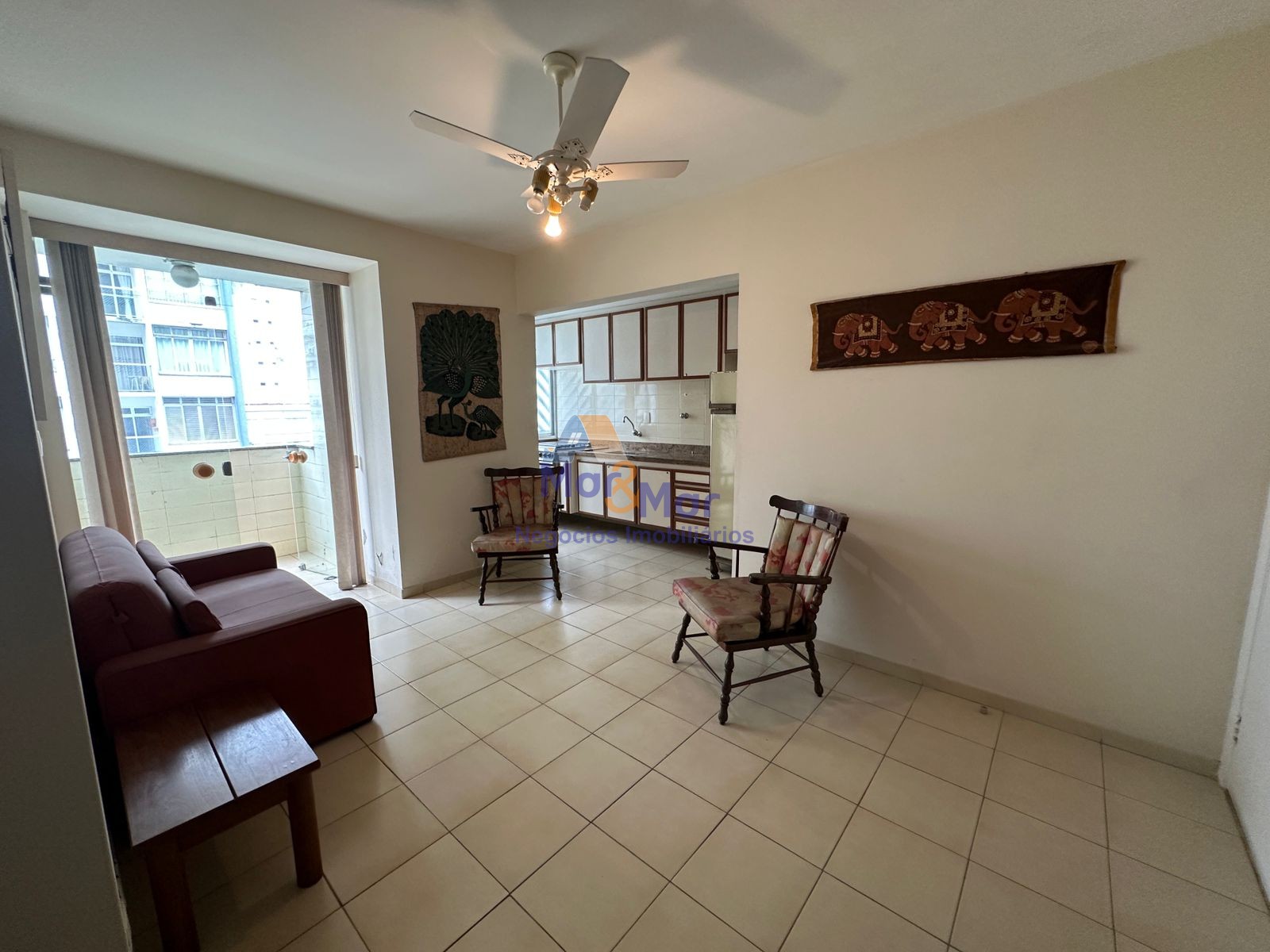 Apartamento na Praia das Pitangueiras, Guarujá - SP