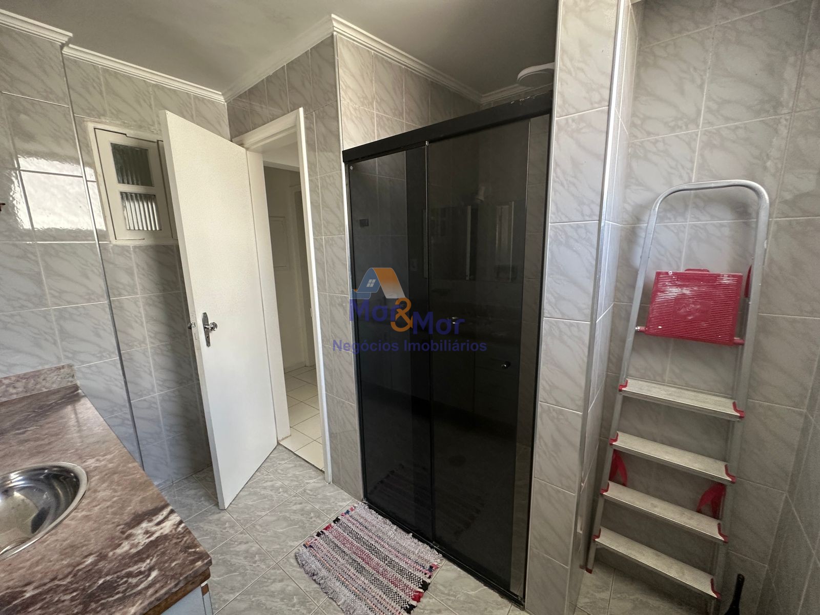 Apartamento na Praia das Pitangueiras, Guarujá - SP