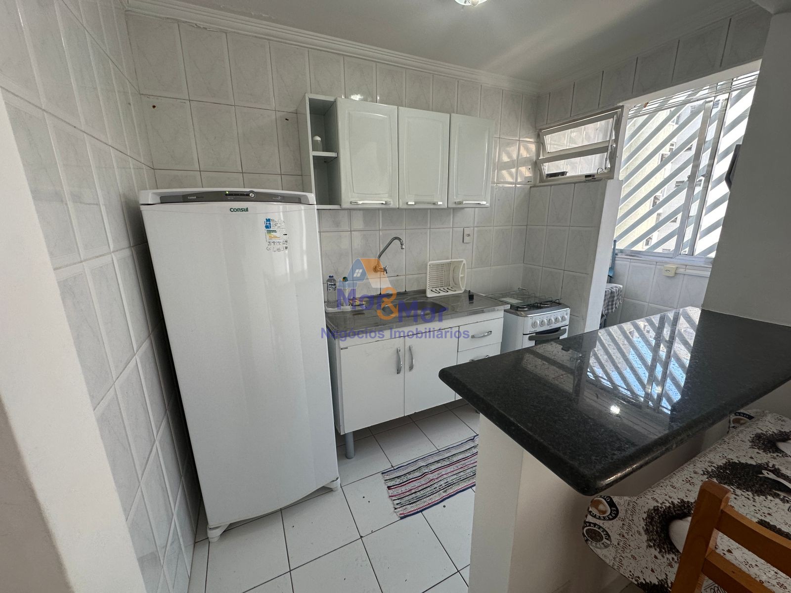 Apartamento na Praia das Pitangueiras, Guarujá - SP