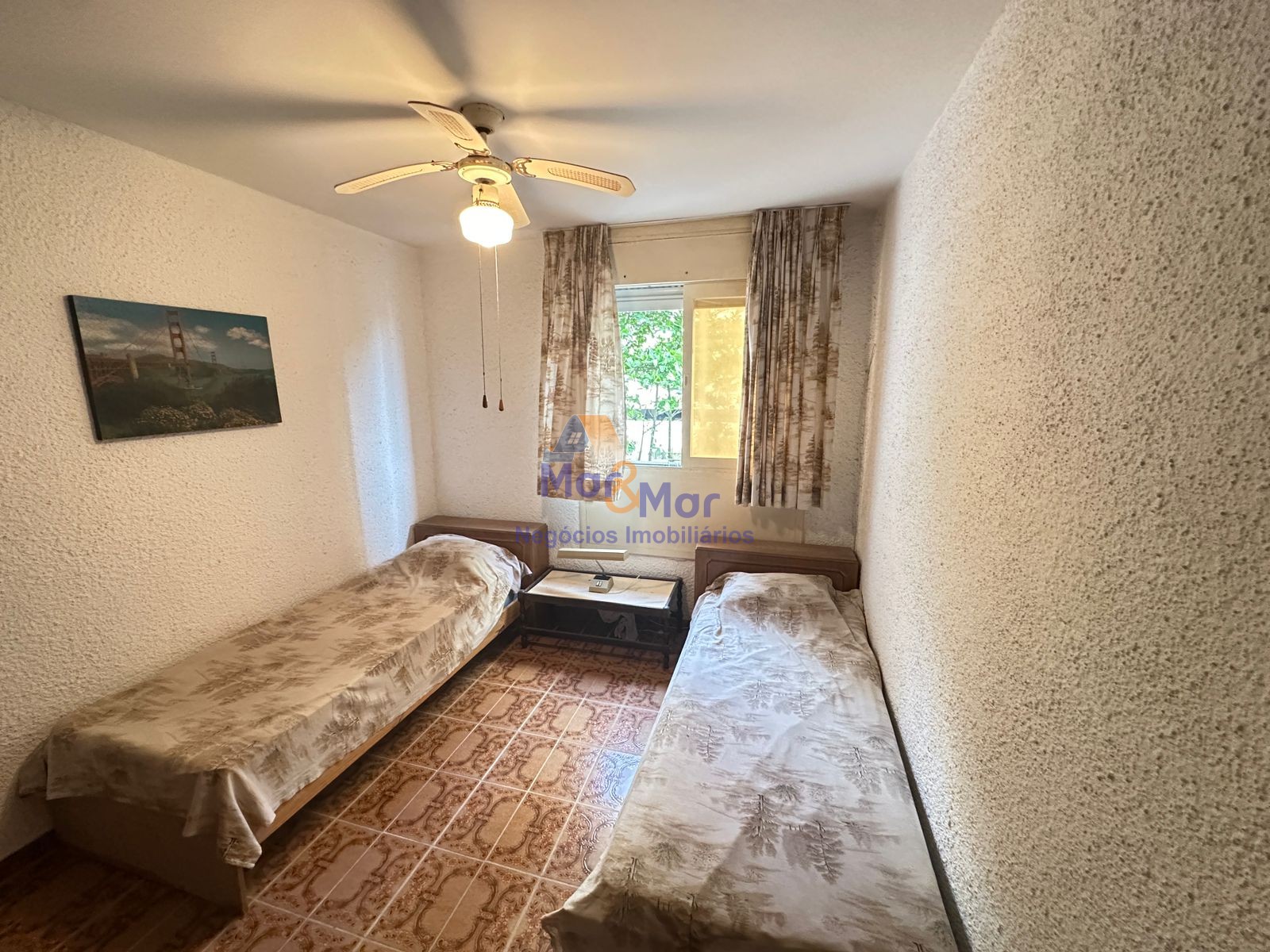 Apartamento na Praia das Pitangueiras, Guarujá - SP