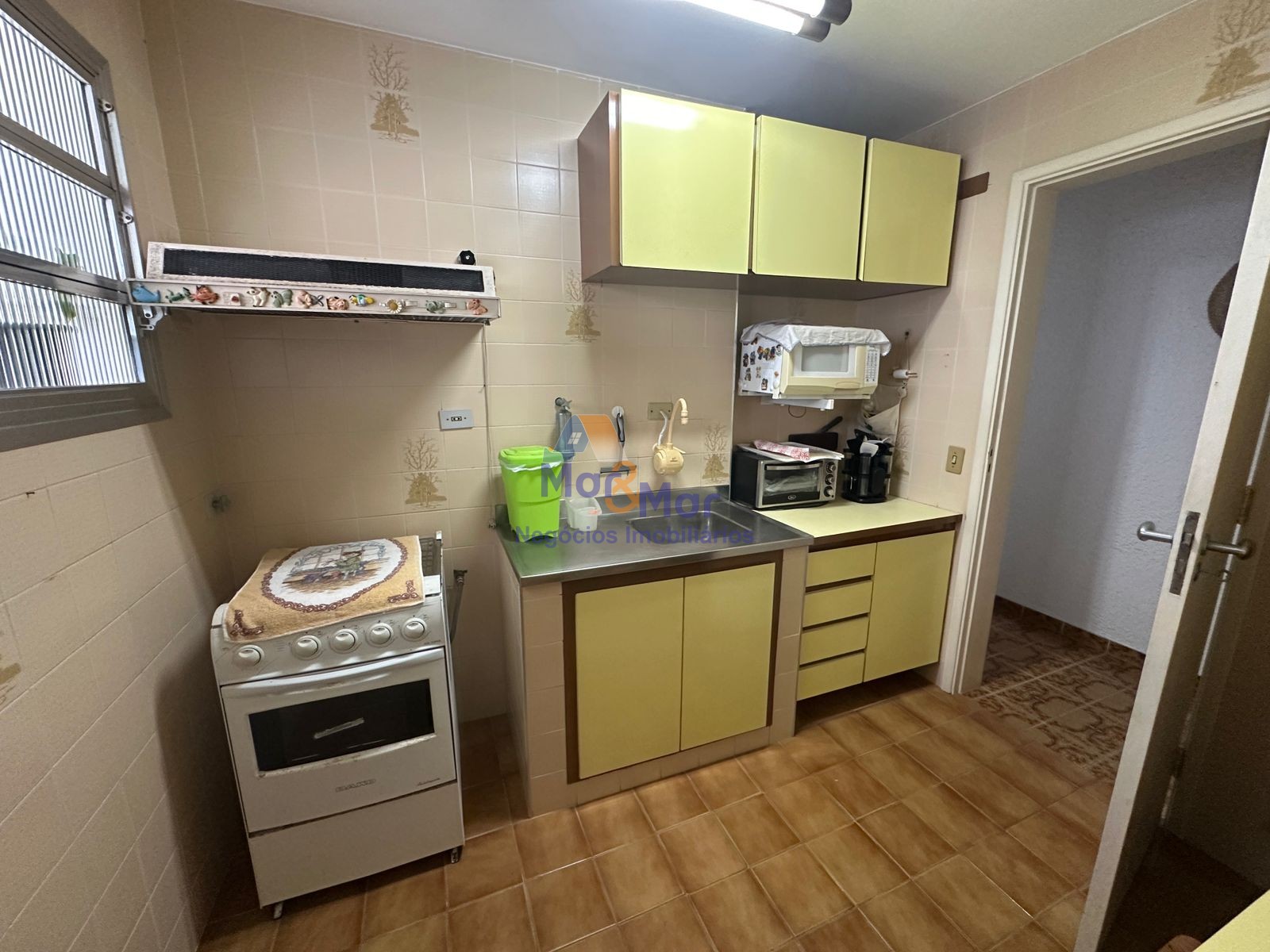 Apartamento na Praia das Pitangueiras, Guarujá - SP