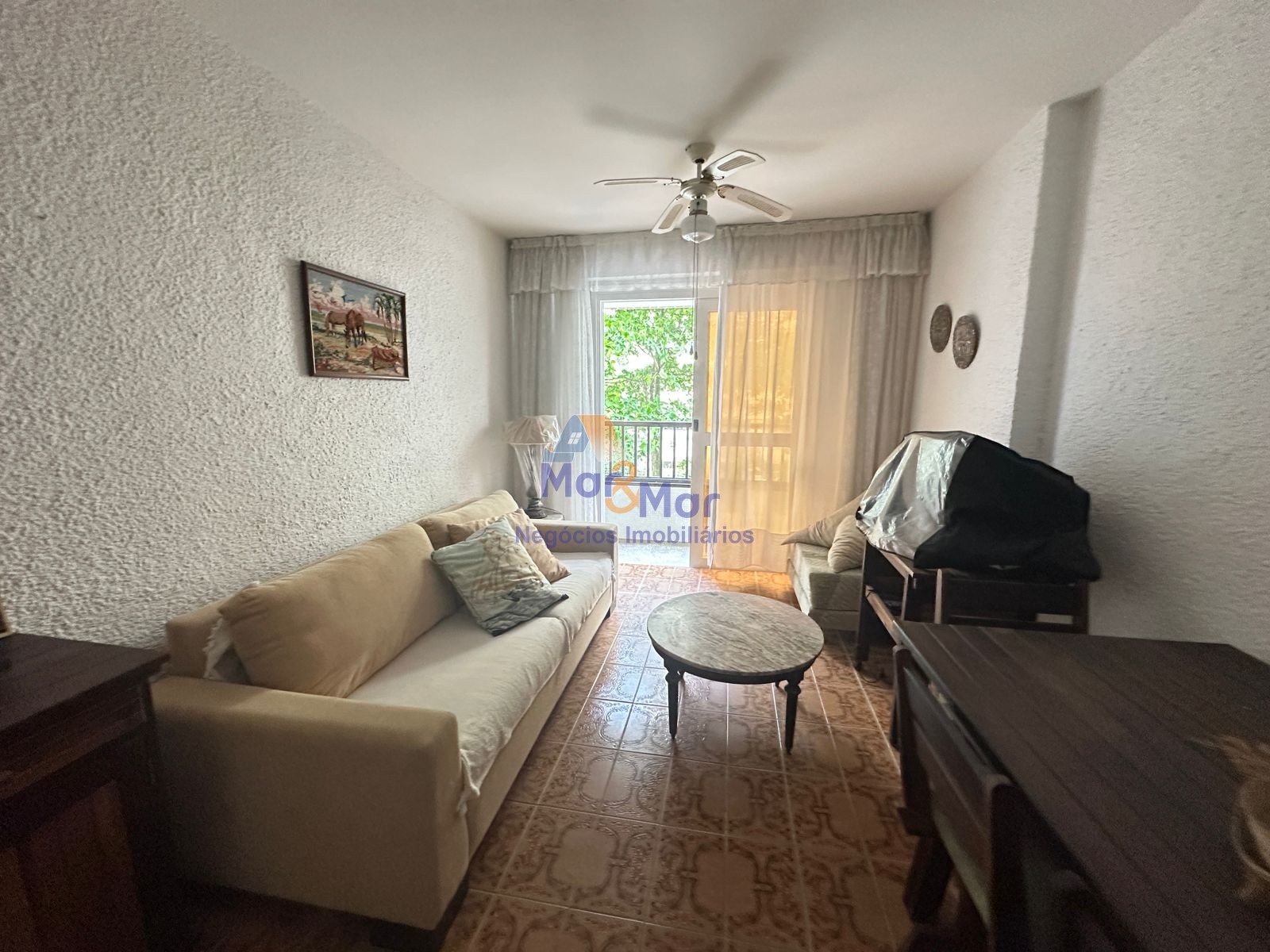 Apartamento na Praia das Pitangueiras, Guarujá - SP