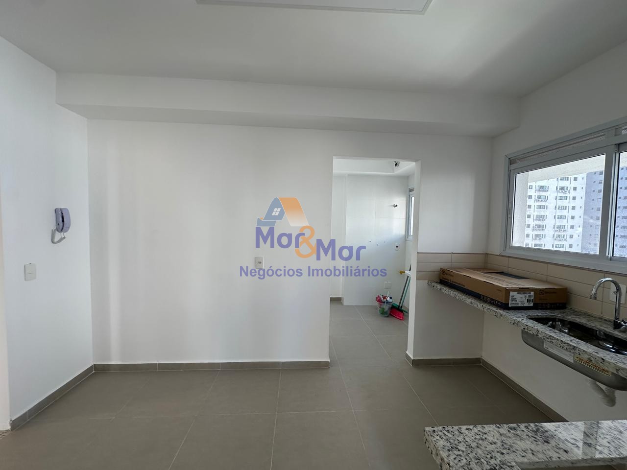Apartamento na Praia das Pitangueiras, Guarujá - SP