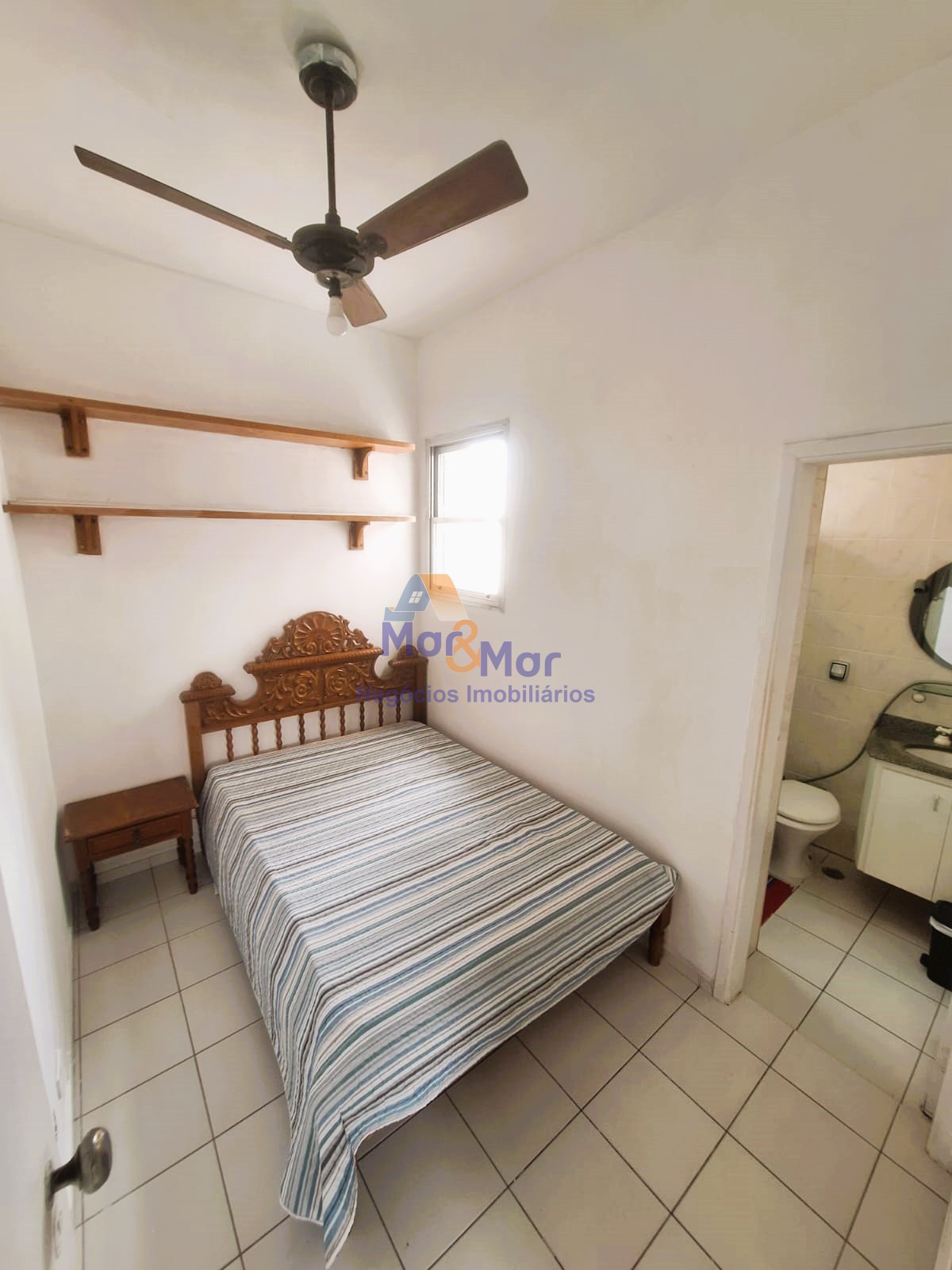 Apartamento na Praia das Pitangueiras, Guarujá - SP