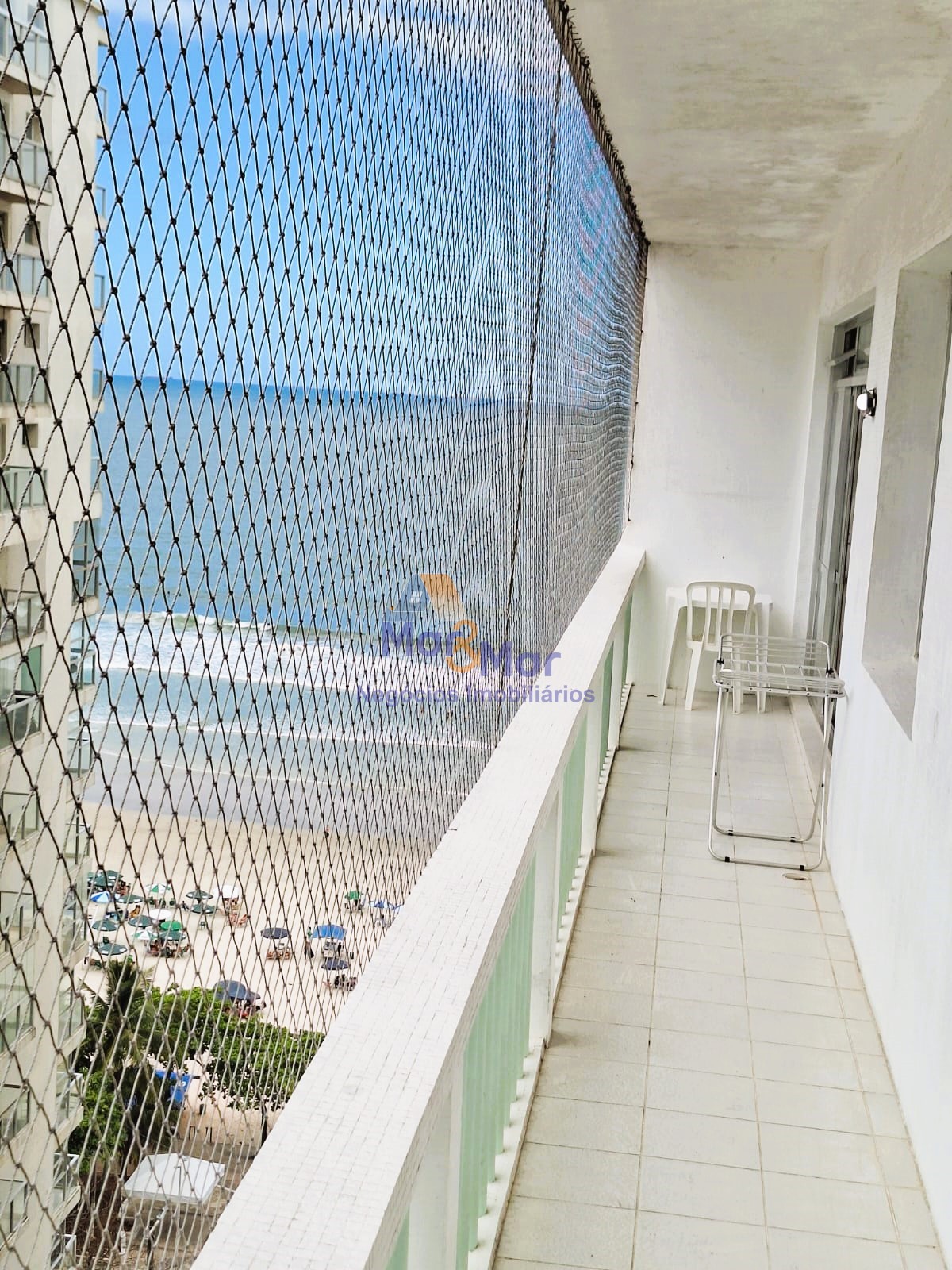 Apartamento na Praia das Pitangueiras, Guarujá - SP