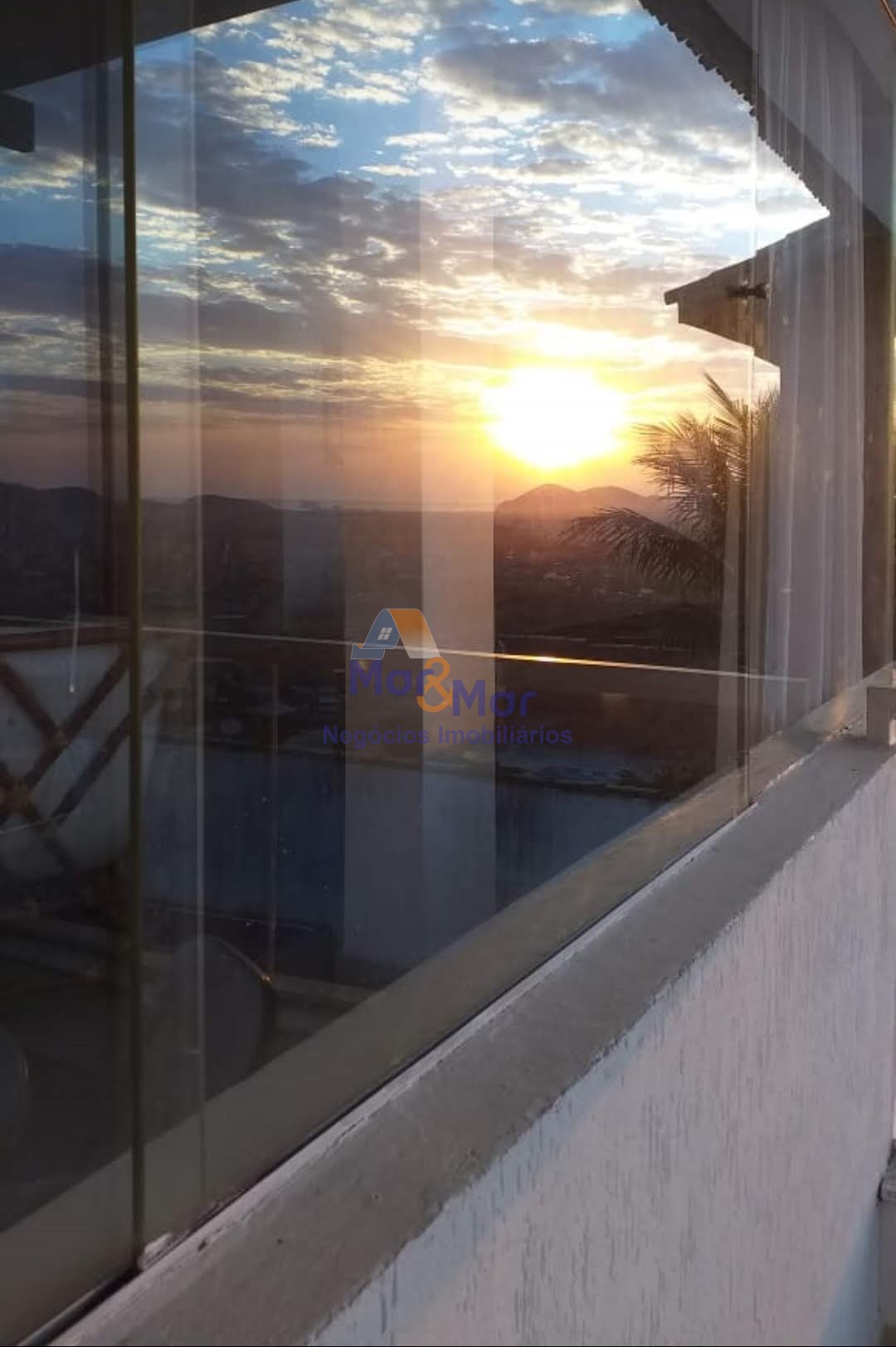 Casa em Condomínio na Praia da Enseada, Guarujá - SP