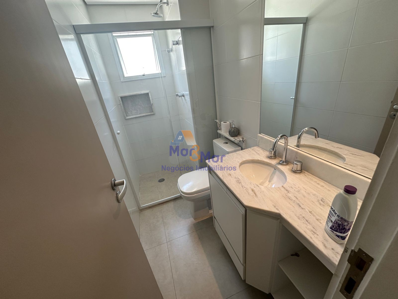 Apartamento na Praia das Astúrias, Guarujá - SP
