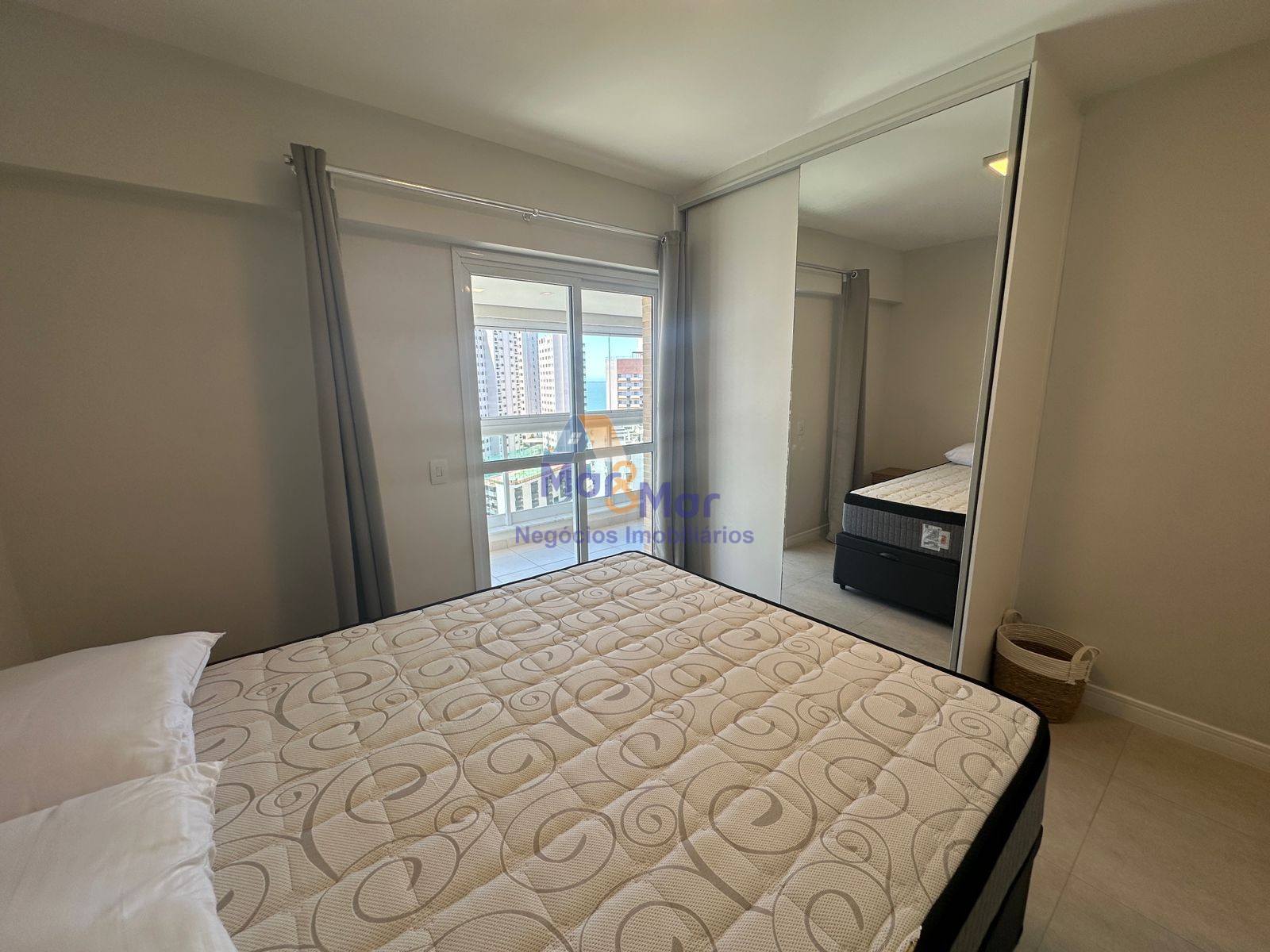 Apartamento na Praia das Astúrias, Guarujá - SP