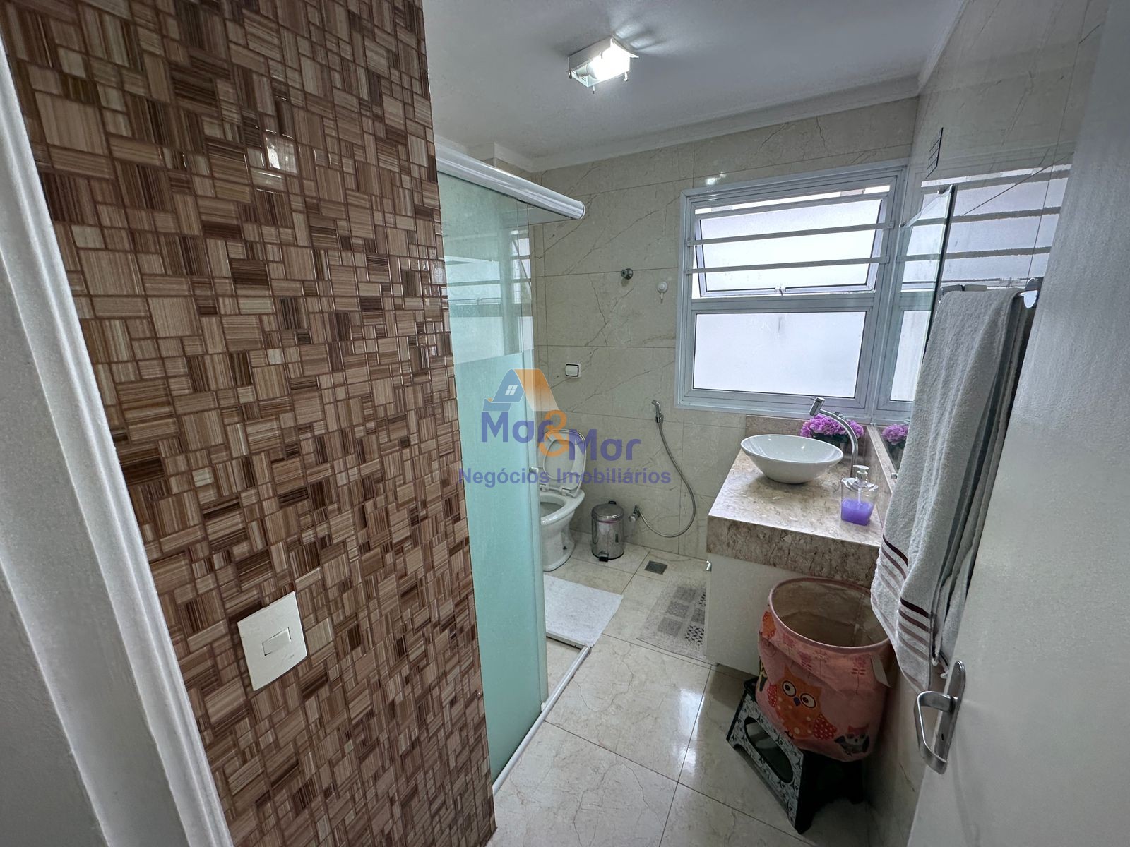 Apartamento na Praia das Pitangueiras, Guarujá - SP