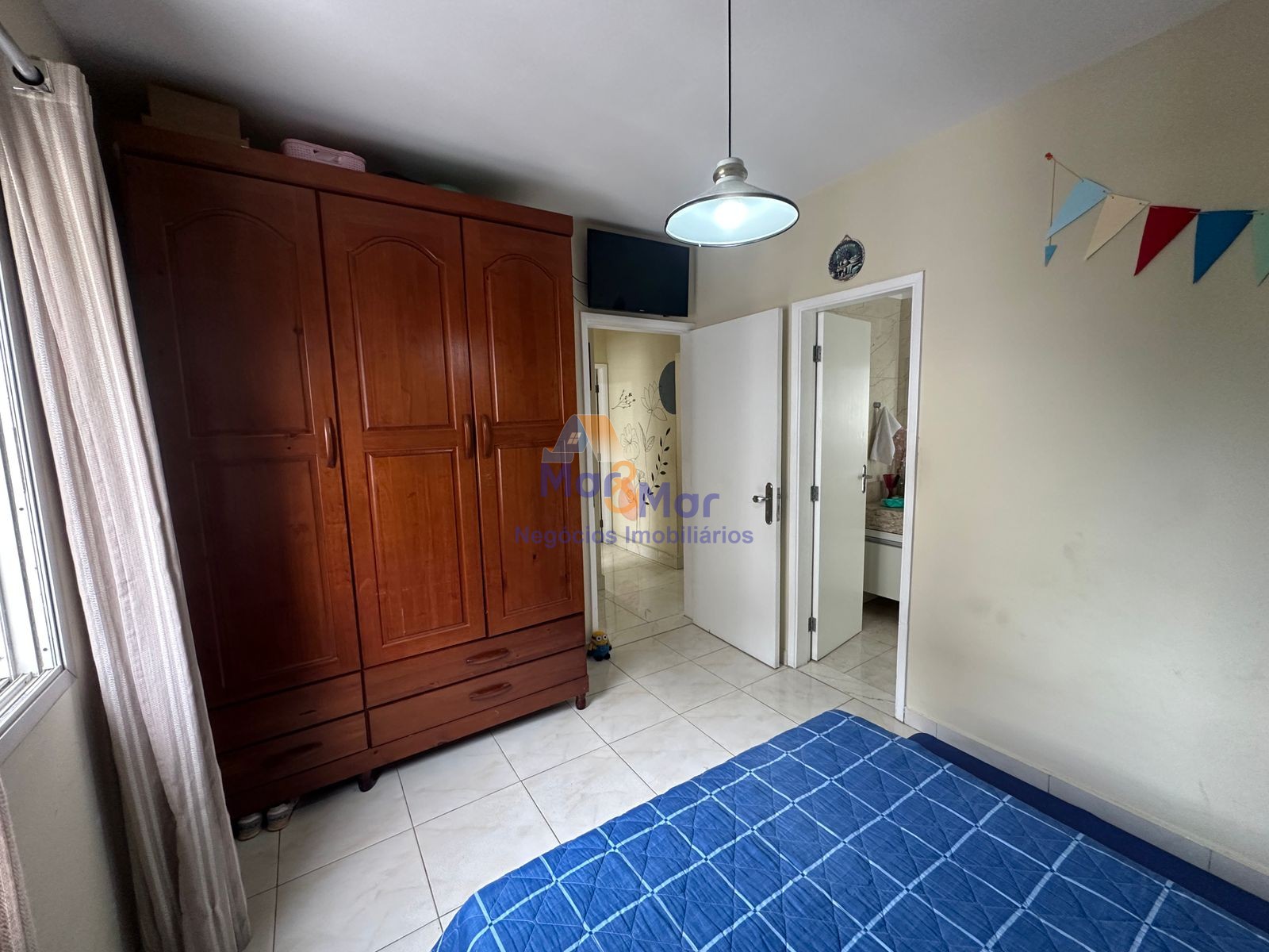 Apartamento na Praia das Pitangueiras, Guarujá - SP