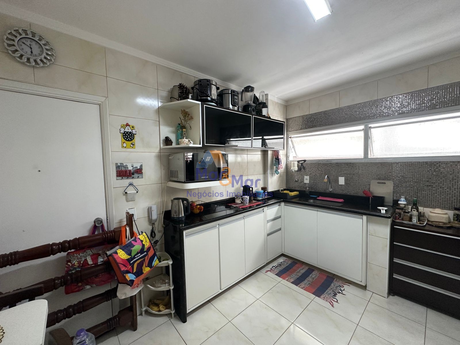 Apartamento na Praia das Pitangueiras, Guarujá - SP